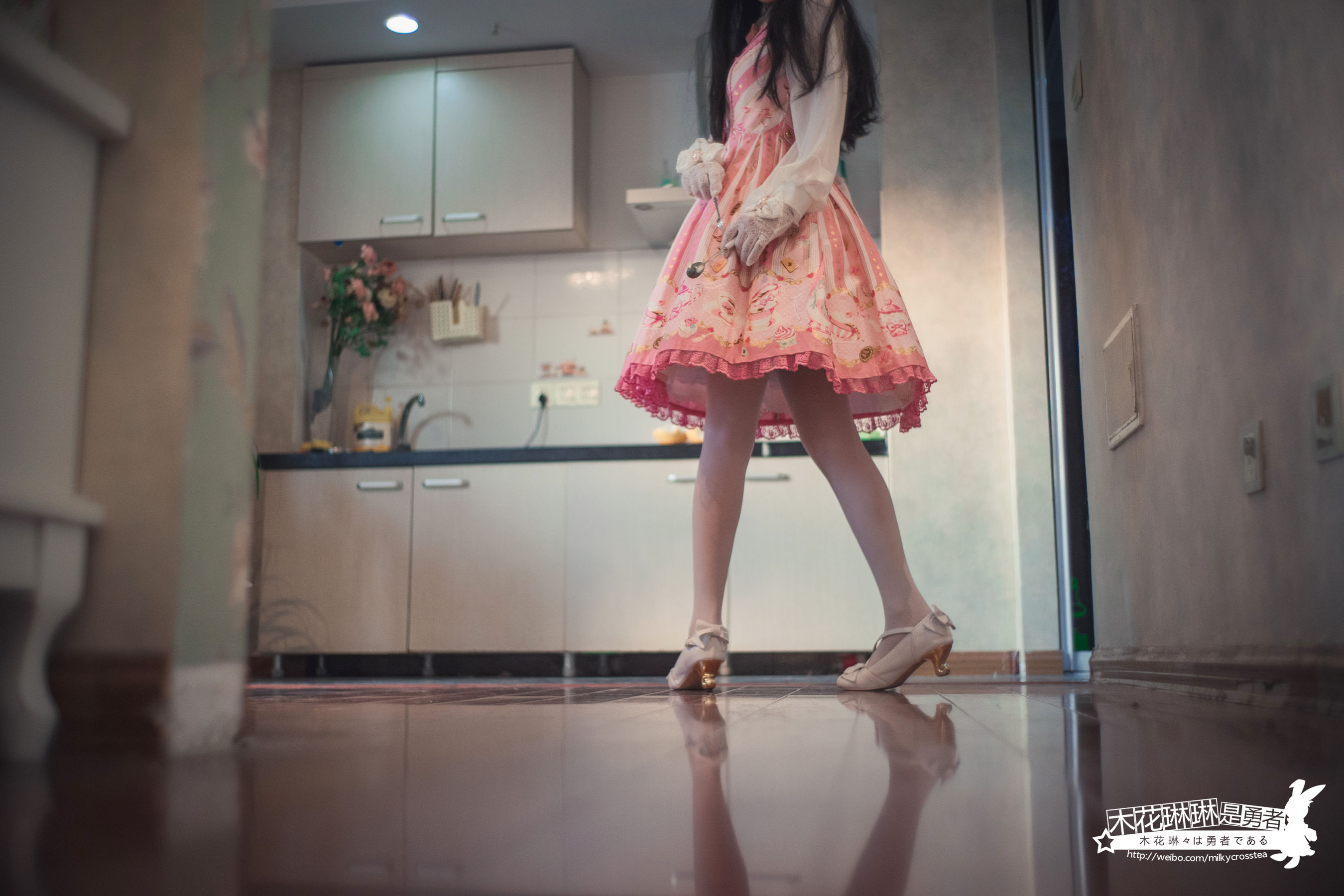 [Cosplay写真] 福利姬木花琳琳是勇者 – 未来日记 [51P]