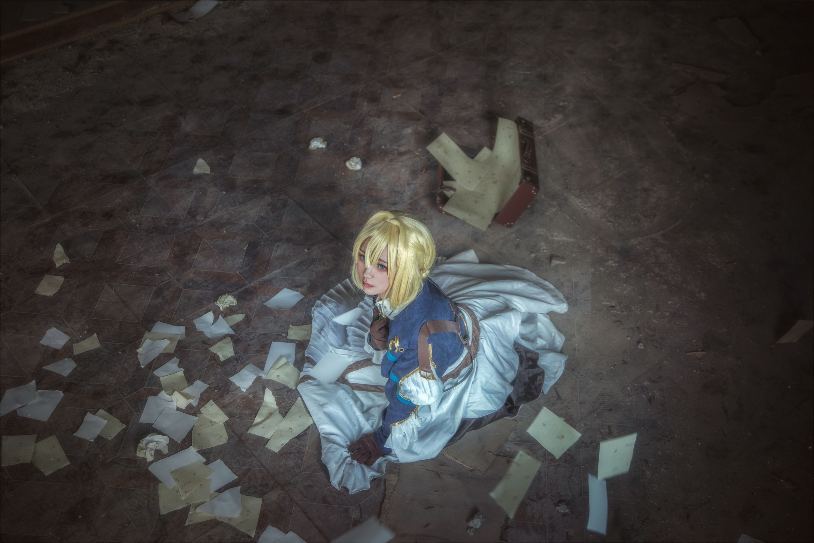 [Cosplay写真] 动漫博主弦音sic – 紫罗兰永恒花园 薇尔莉特・伊芙加登 [10P]