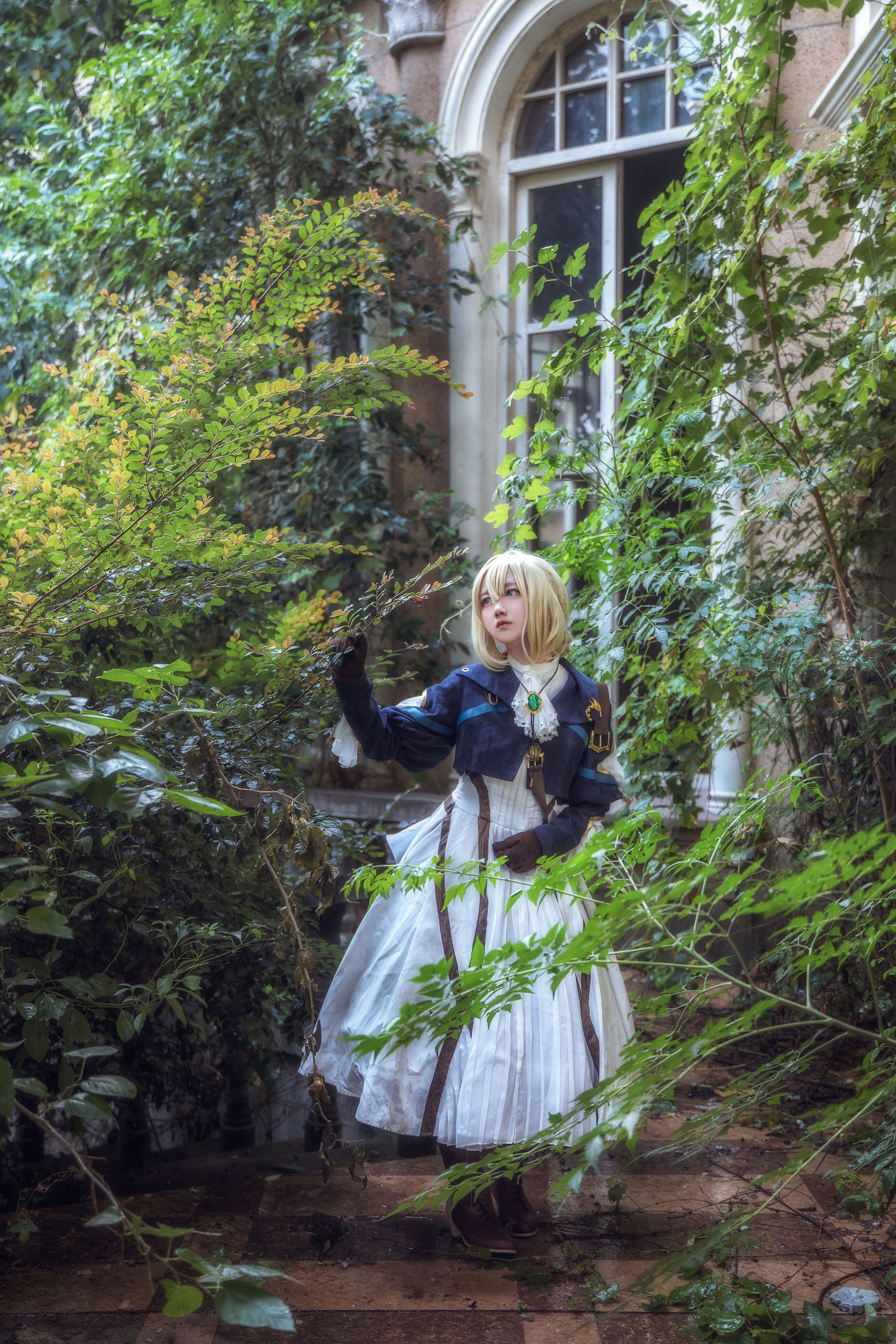 [Cosplay写真] 动漫博主弦音sic – 紫罗兰永恒花园 薇尔莉特・伊芙加登 [10P]