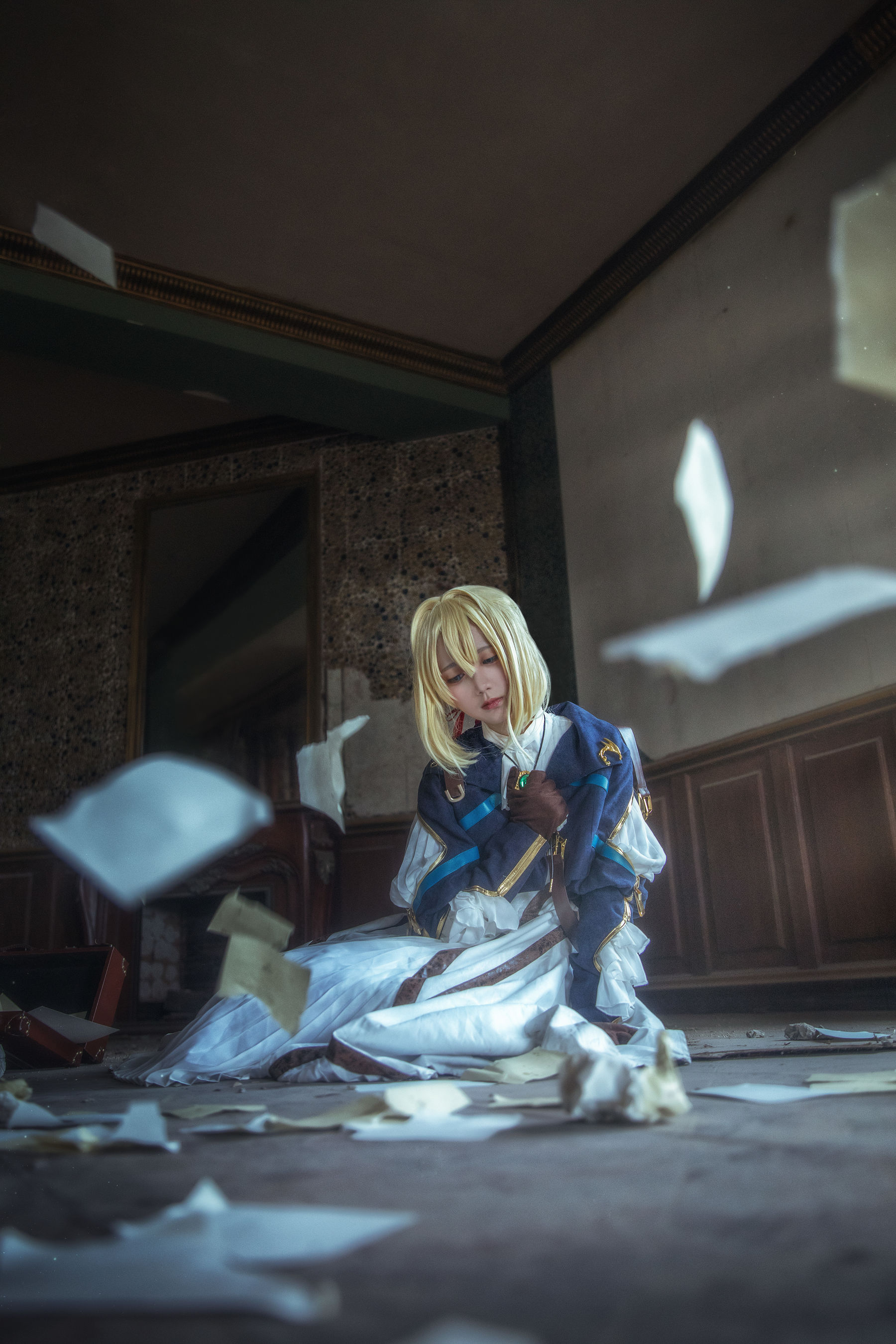 [Cosplay写真] 动漫博主弦音sic – 紫罗兰永恒花园 薇尔莉特・伊芙加登 [10P]