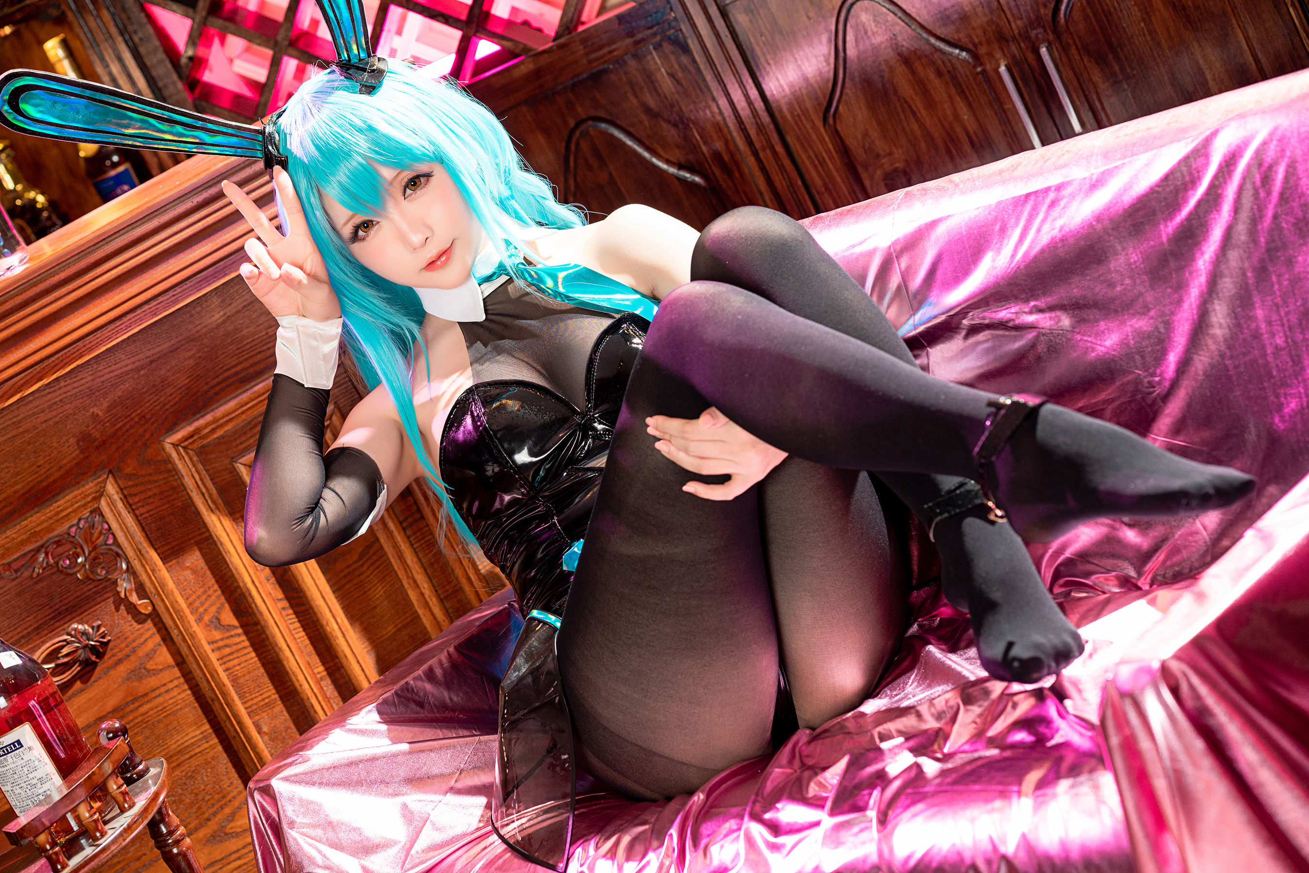 Coser小姐姐星之迟迟 – 纯白と漆黑《树城》 [25P]