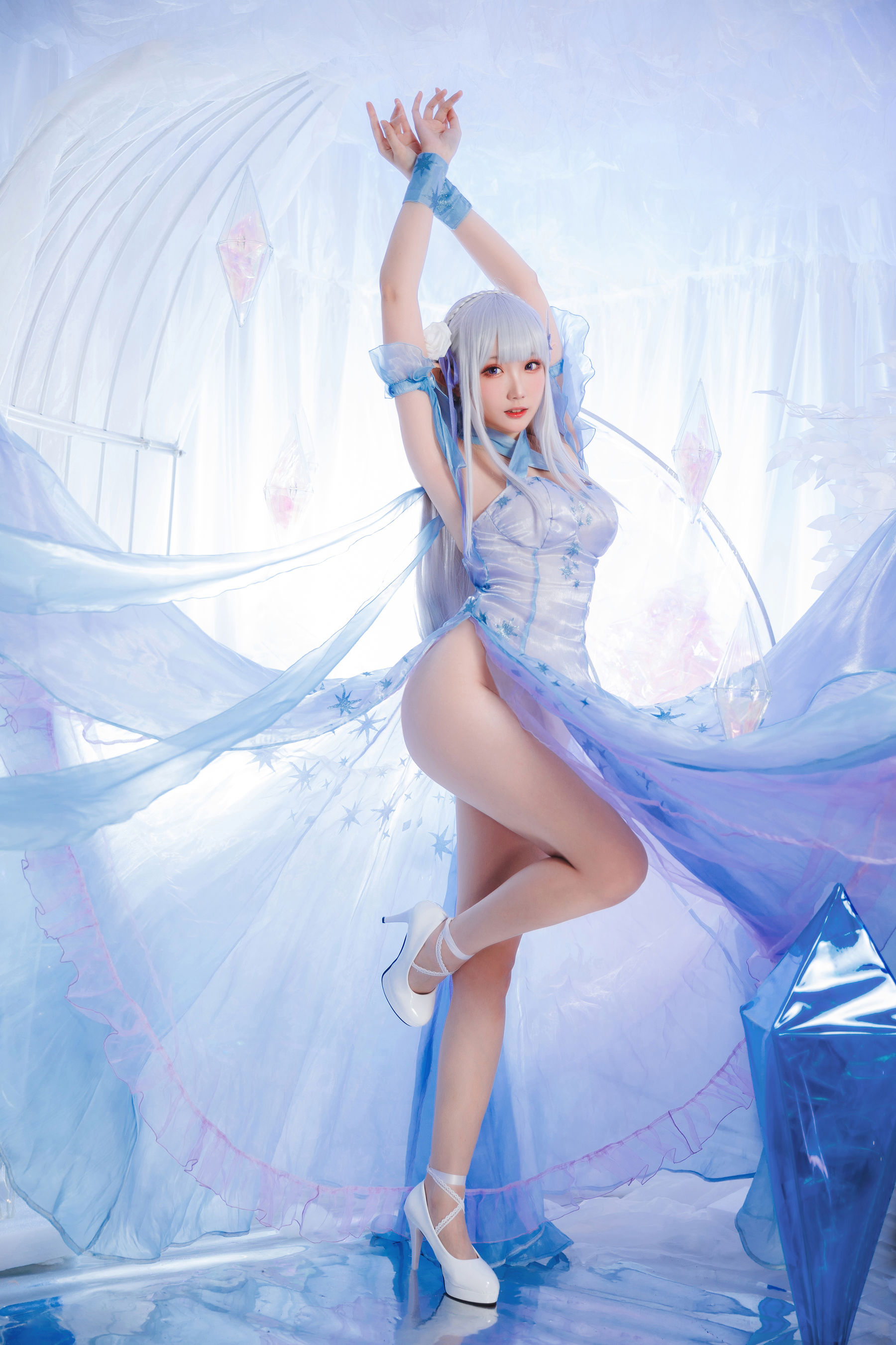 Coser瓜希酱福利 – 爱蜜莉雅 水晶礼服 [28P]