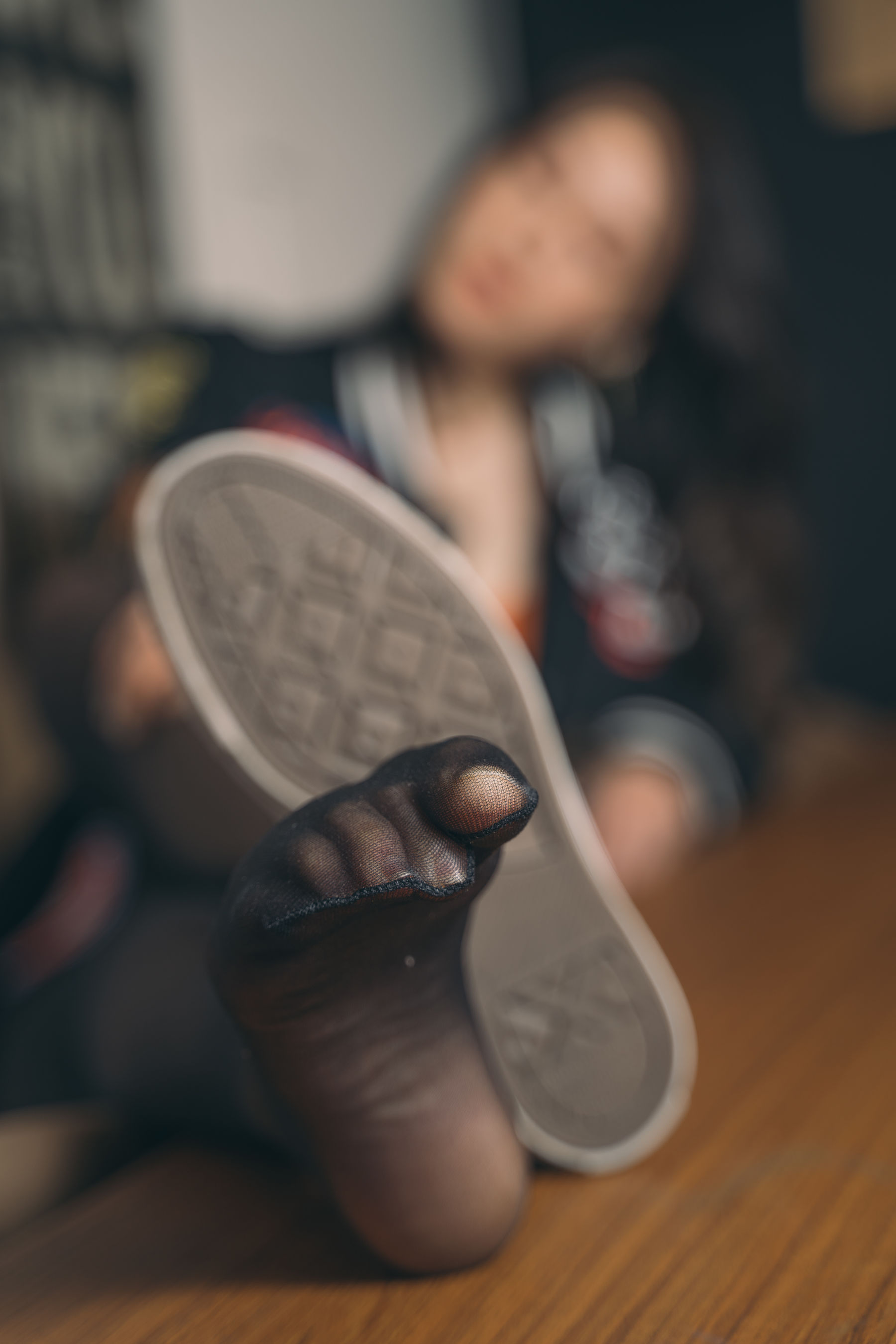 Limerence 性感妹子!近距离撕扯黑丝袜展示嫩足 [129P]