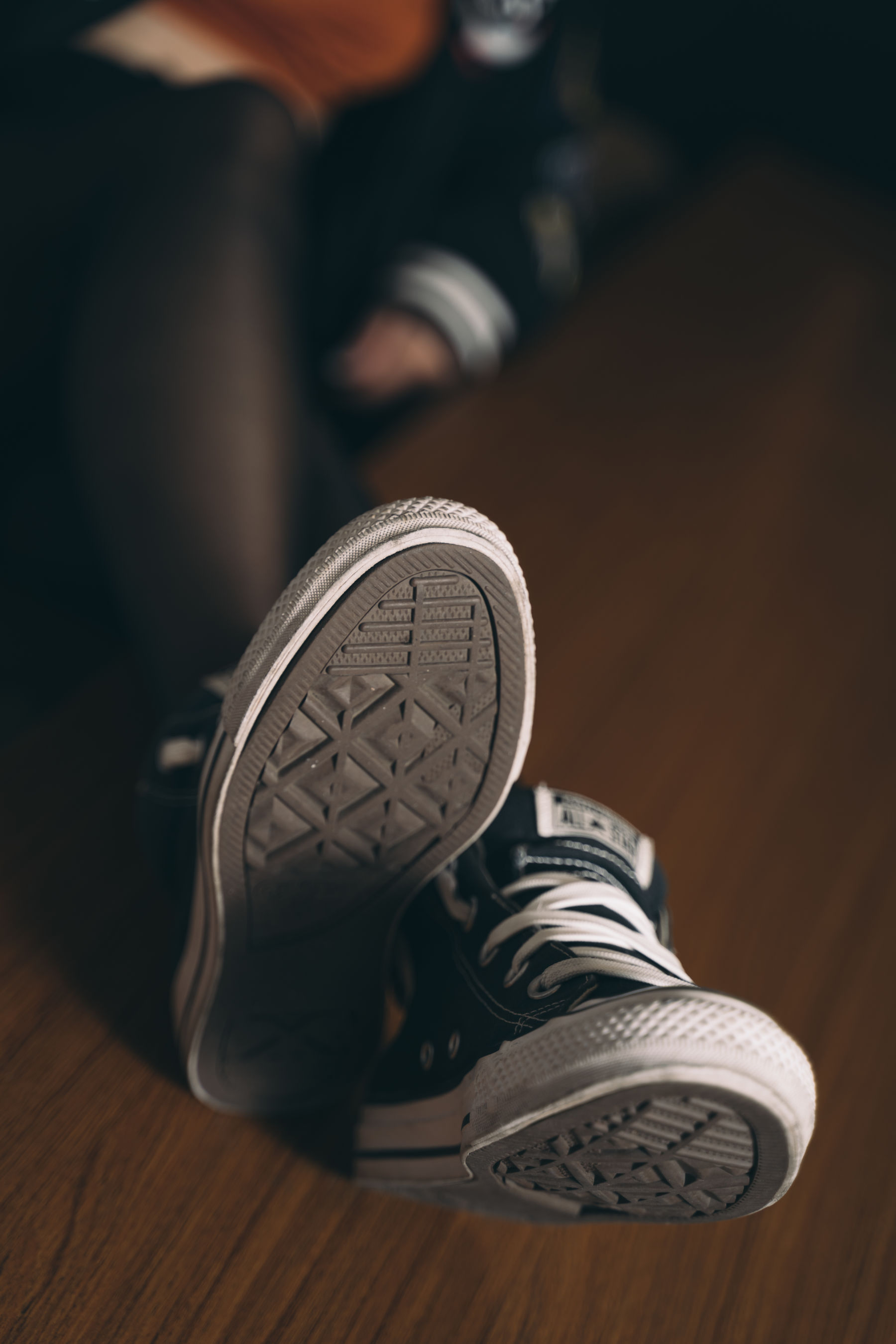 Limerence 性感妹子!近距离撕扯黑丝袜展示嫩足 [129P]