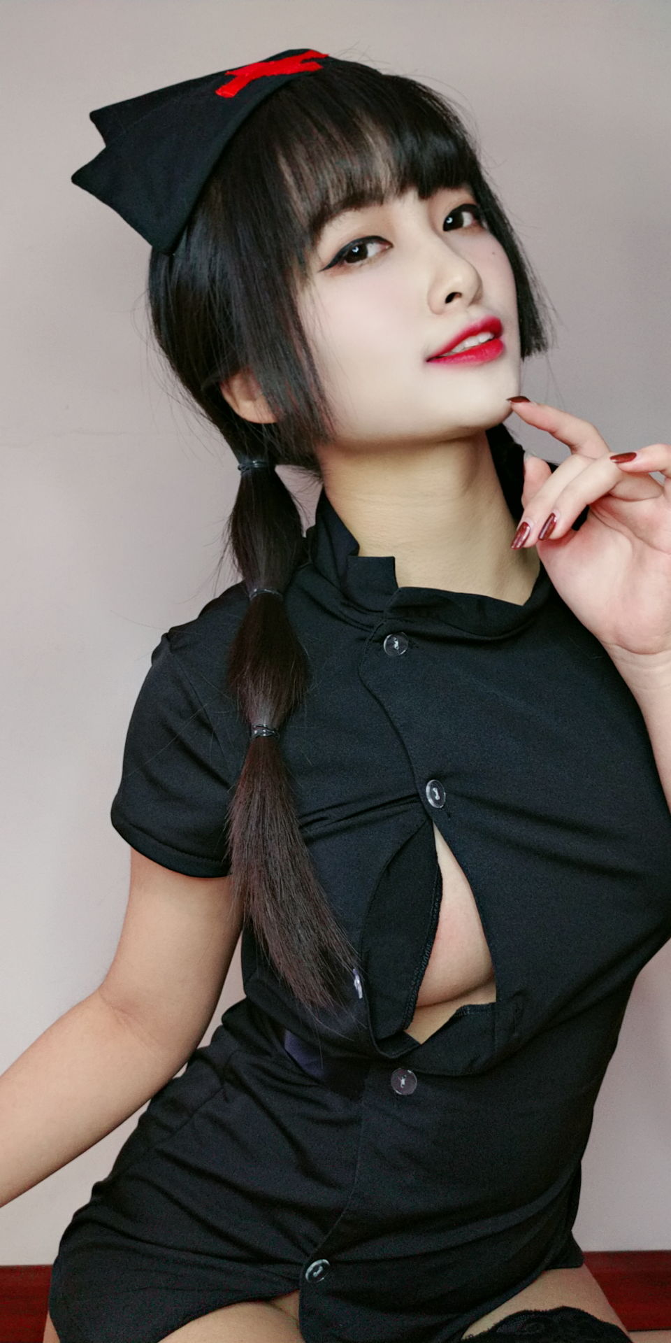 [Cosplay写真] 动漫博主洛璃LoLiSAMA – 情人节小护士 [90P]