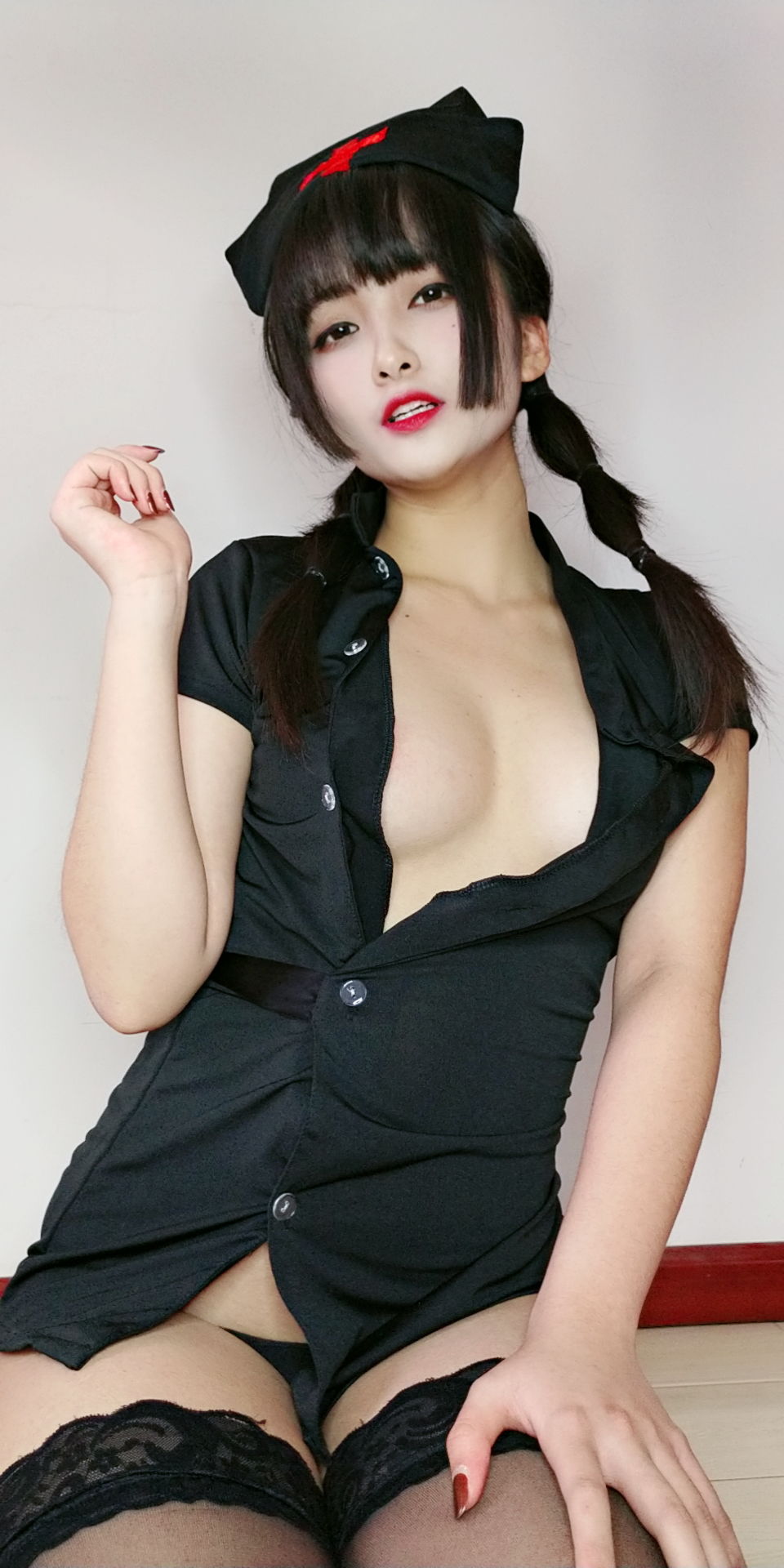 [Cosplay写真] 动漫博主洛璃LoLiSAMA – 情人节小护士 [90P]