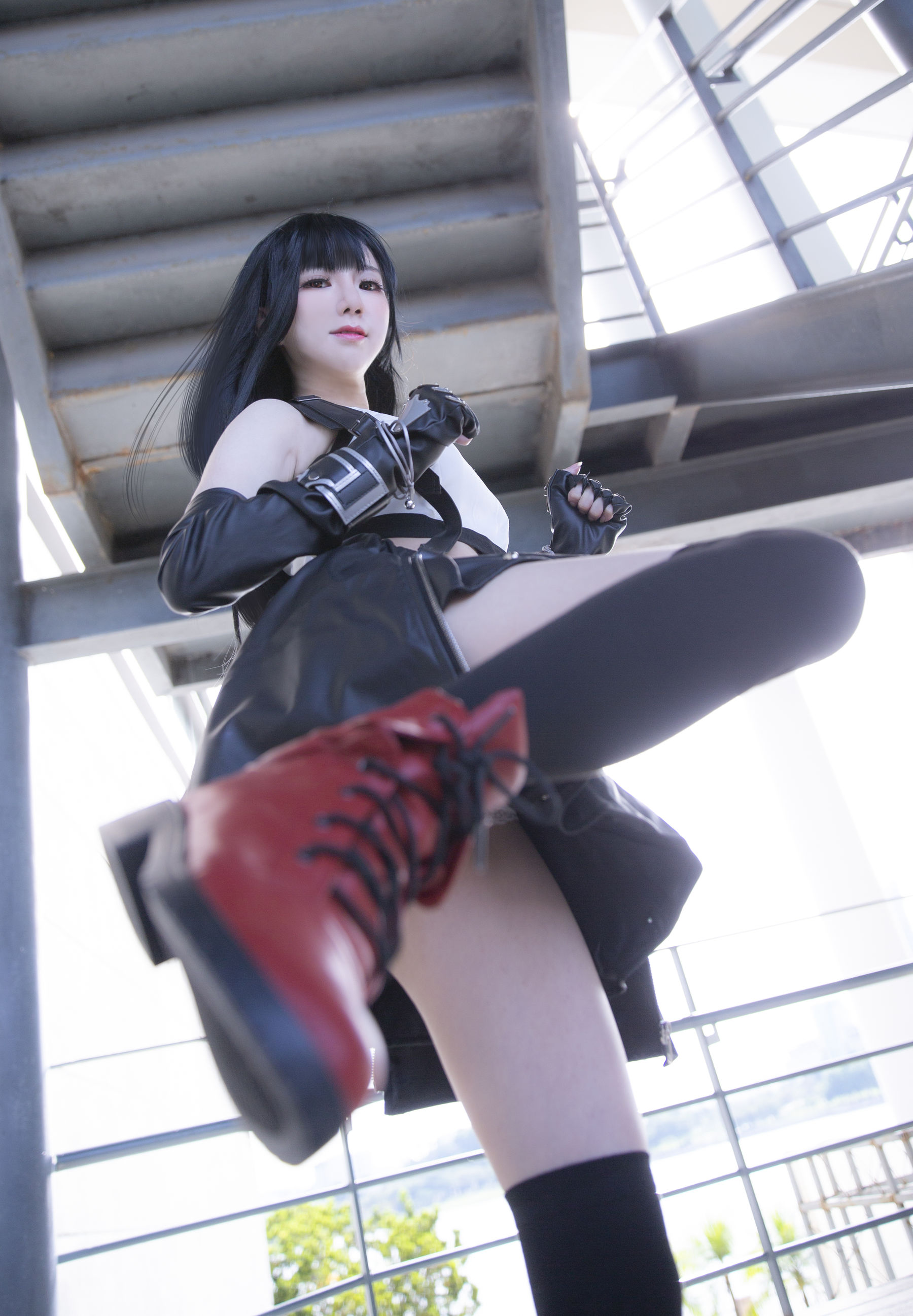 Sally Dorasnow – Tifa [20P]