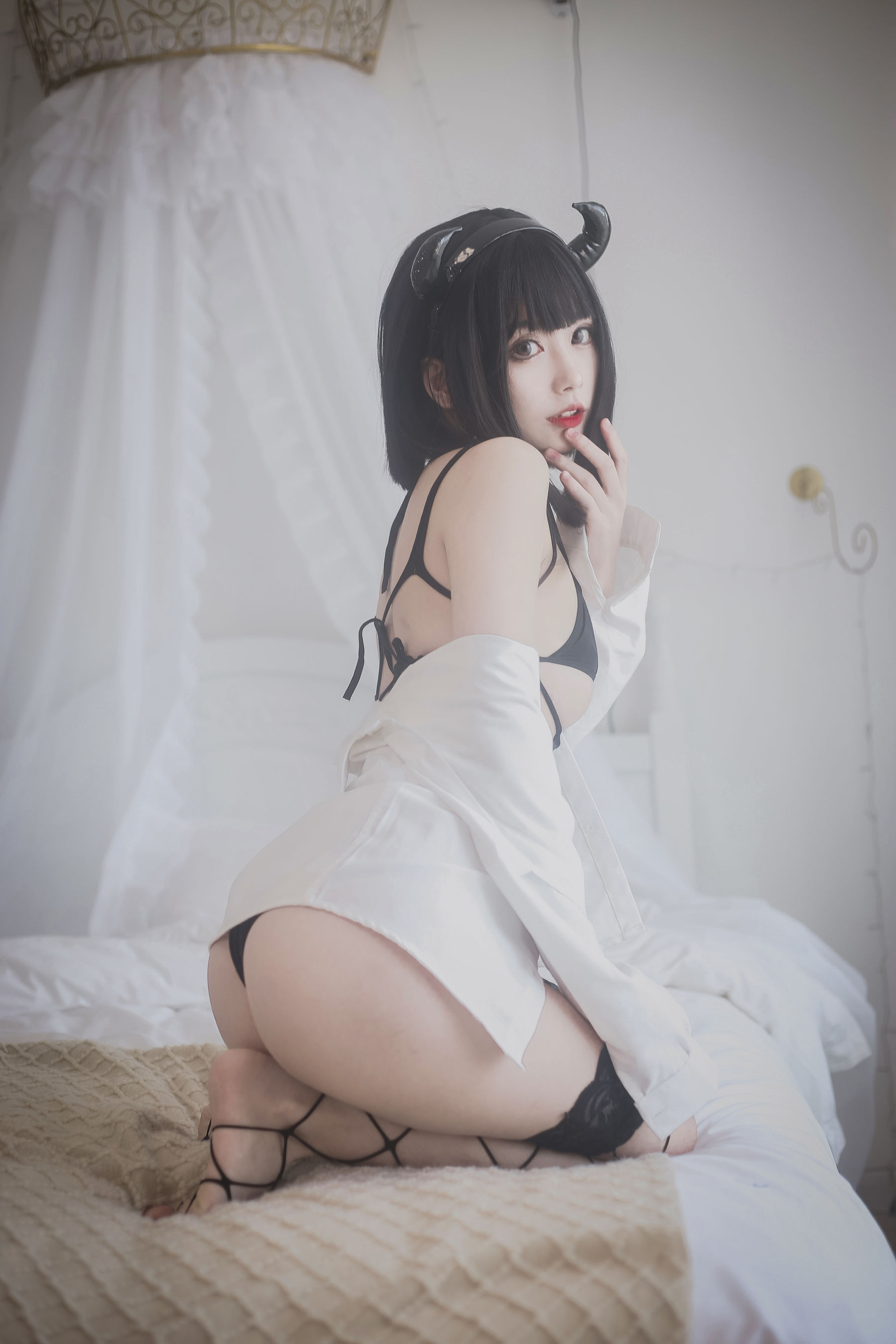 动漫博主清颜真德秀 – 黑色 [31P]