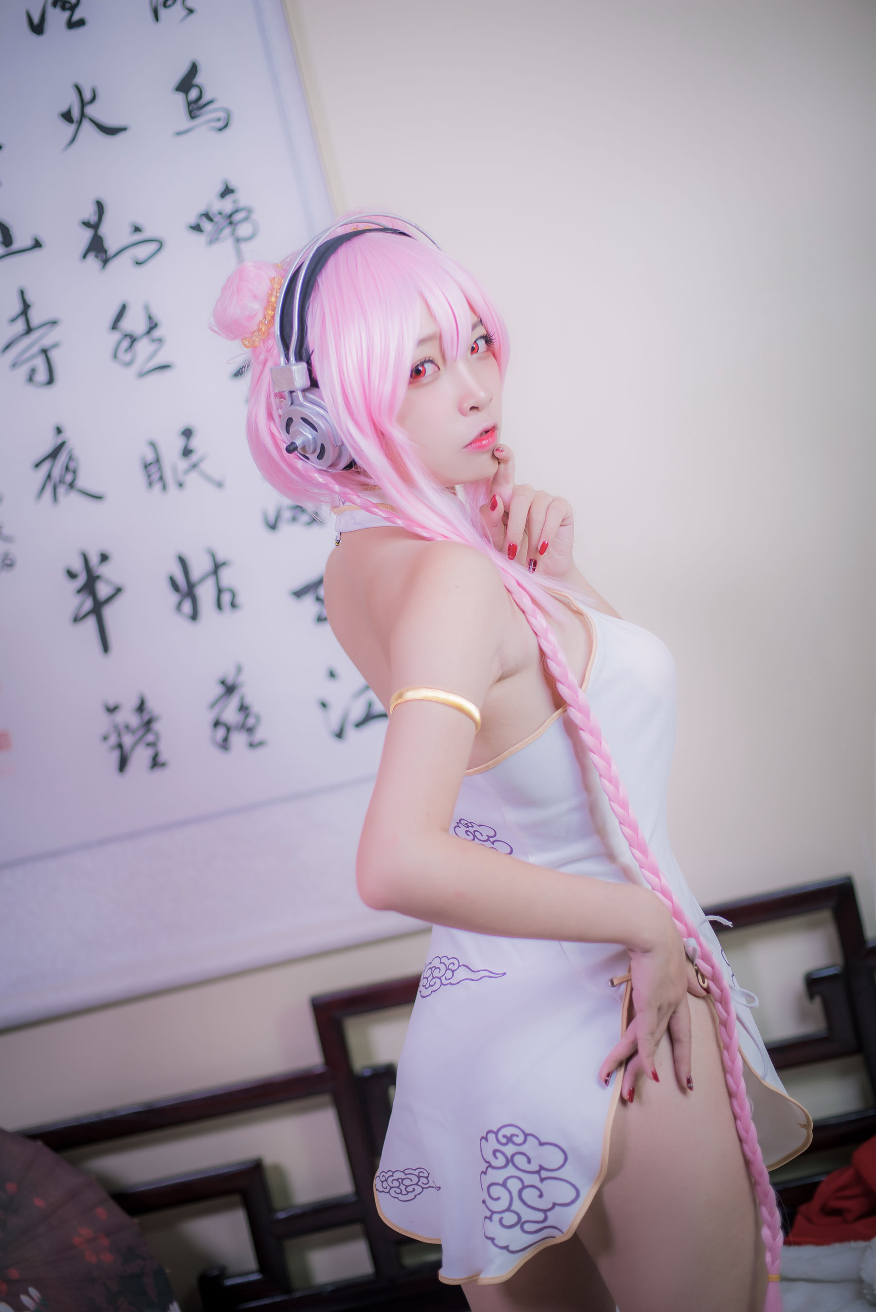[Cosplay写真] 人气Coser二佐Nisa – 索尼子旗袍 [14P]