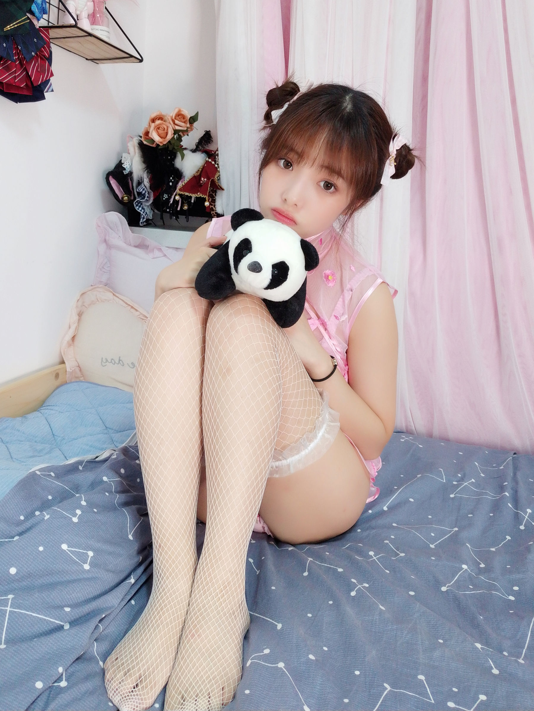 动漫博主雯妹 – 自拍本(1号本)旗袍 [19P]