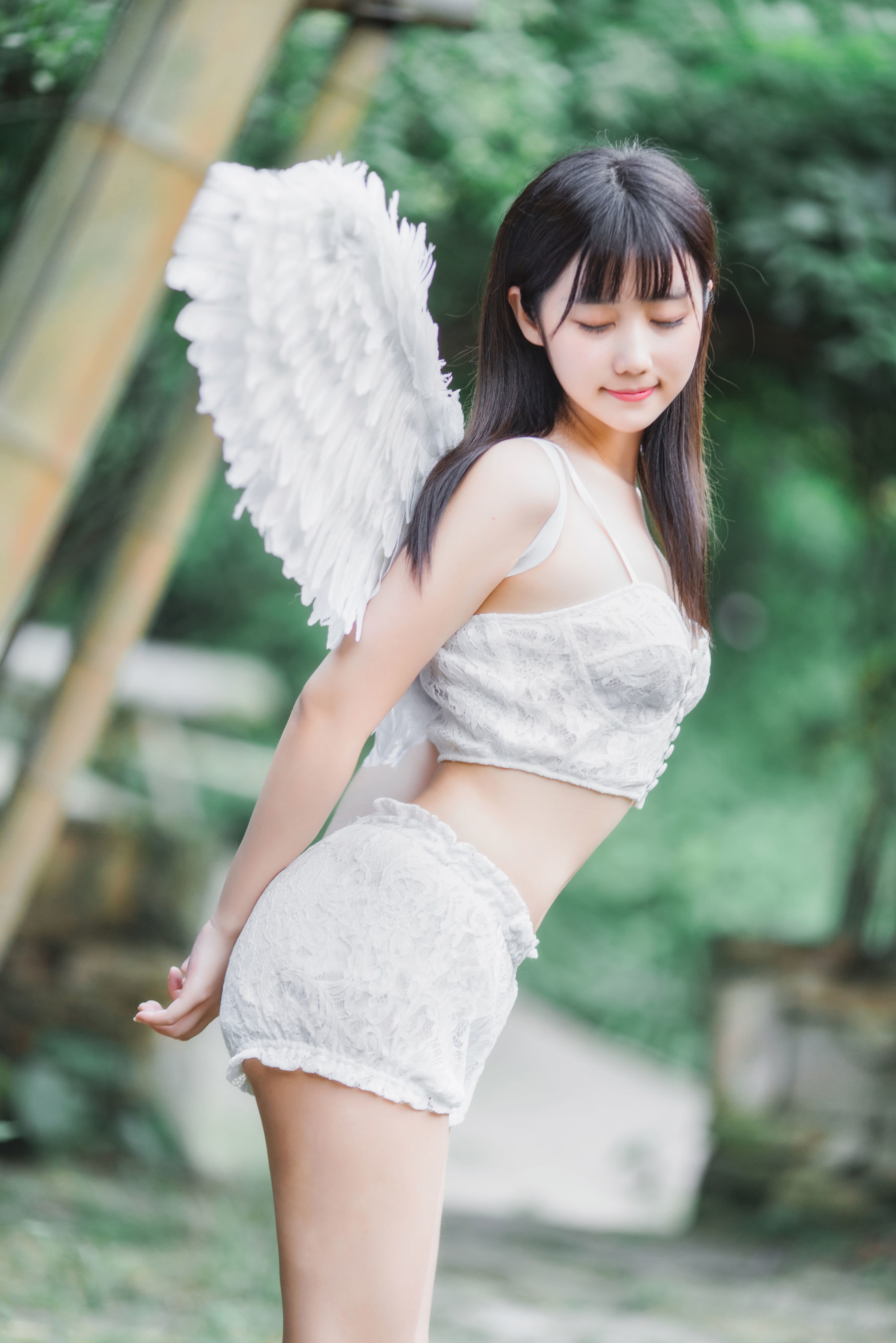 [萝莉COS] 微博福利姬镜酱 – 空镜 [88P]