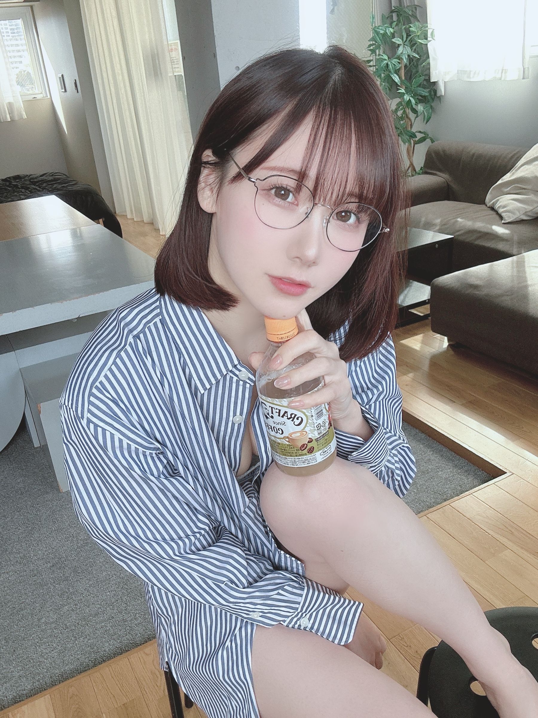 日本甜美COSER 运动衫×衬衫× [19P]