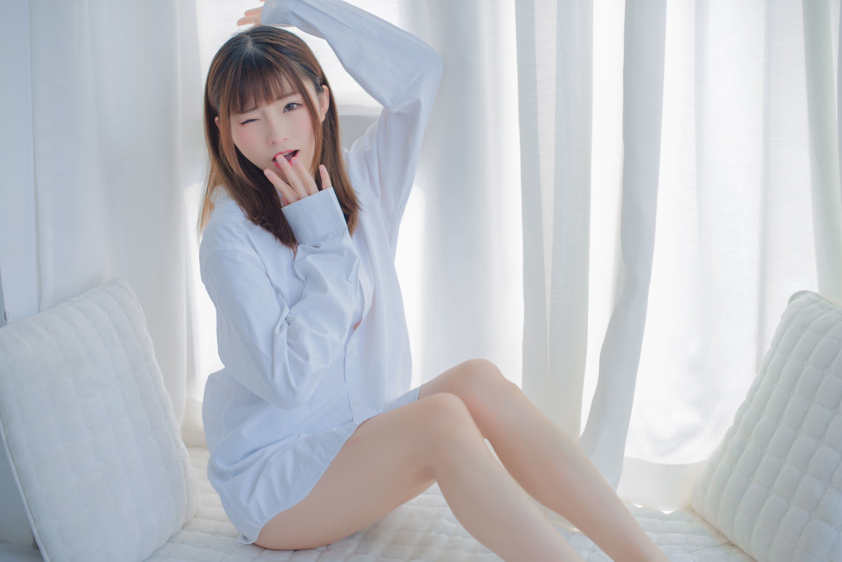 动漫博主Kitaro_绮太郎 – 白衬衫 [48P]