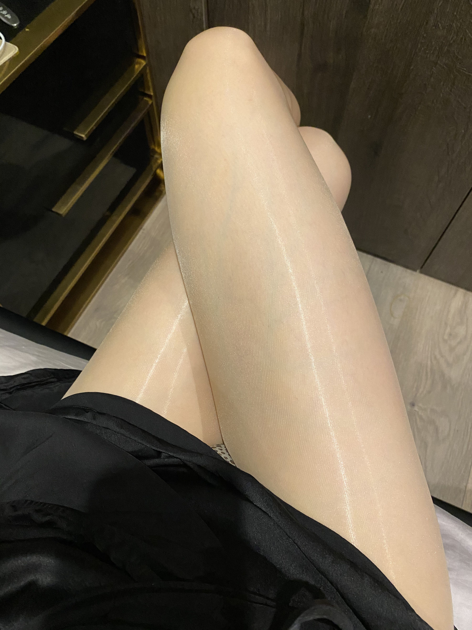 丝足博主麋鹿_Monroe 2020.08.29 亮是一种态度 [30P]