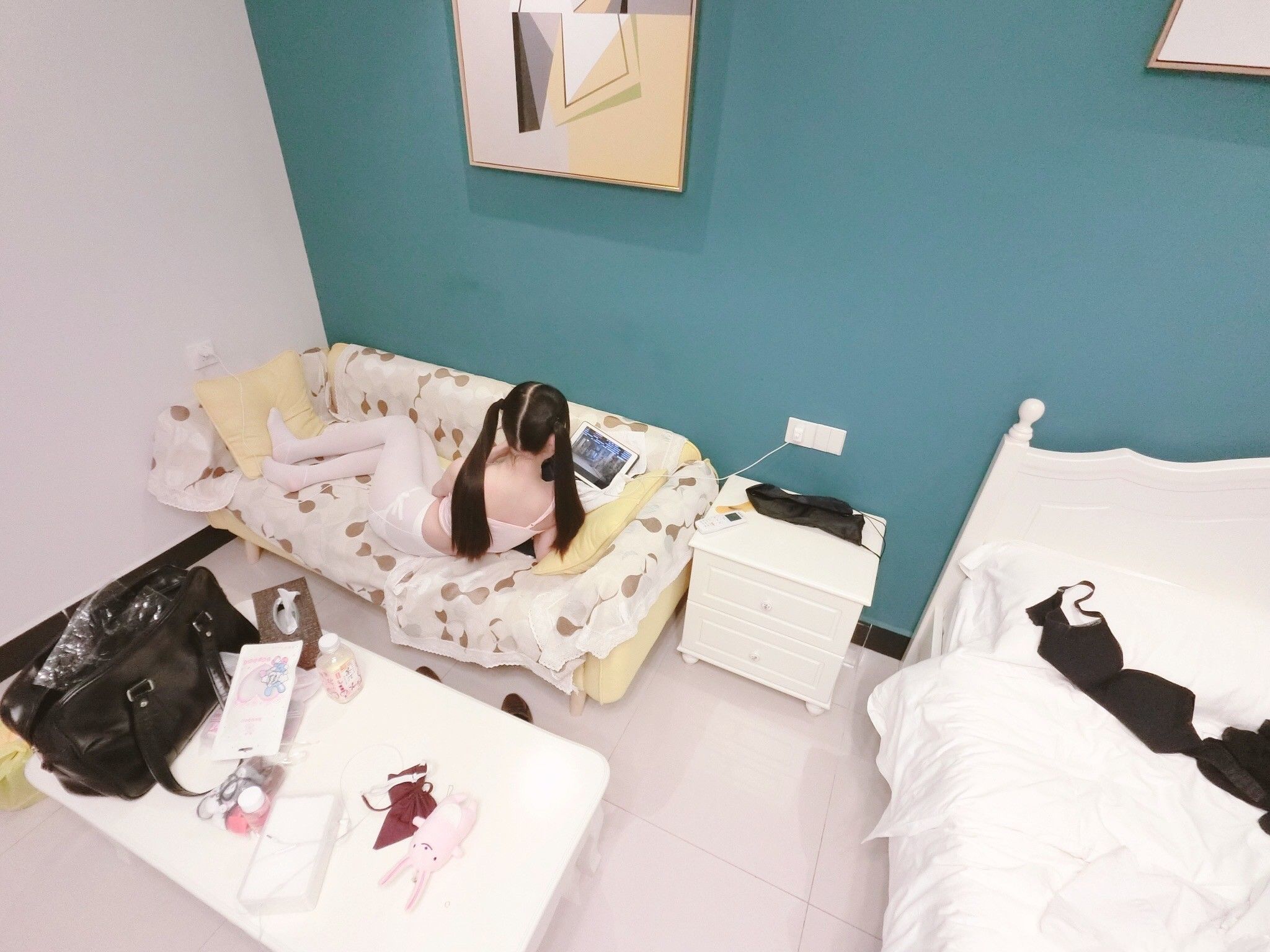 似喵 – 小草莓pink内衬 [32P]