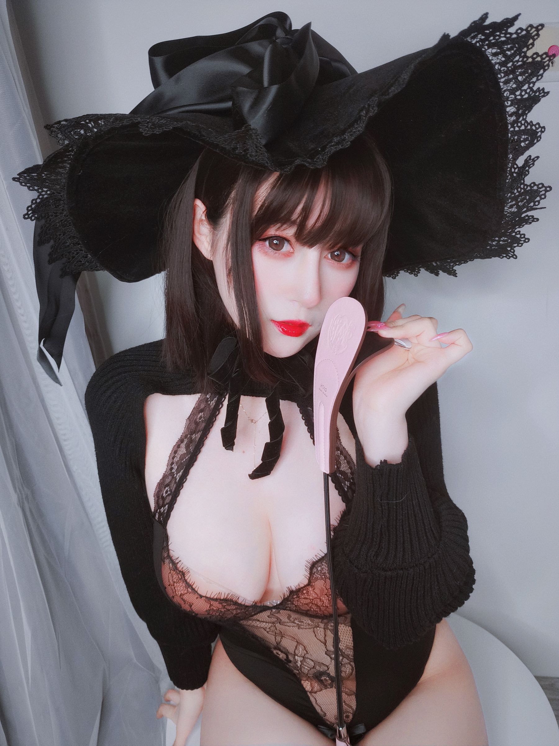 Coser小姐姐白银 – OL丝情 [24P]