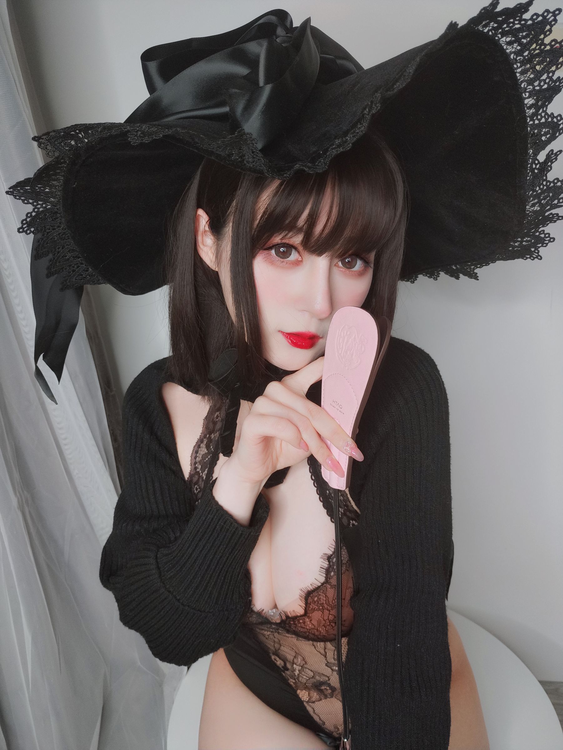 Coser小姐姐白银 – OL丝情 [24P]