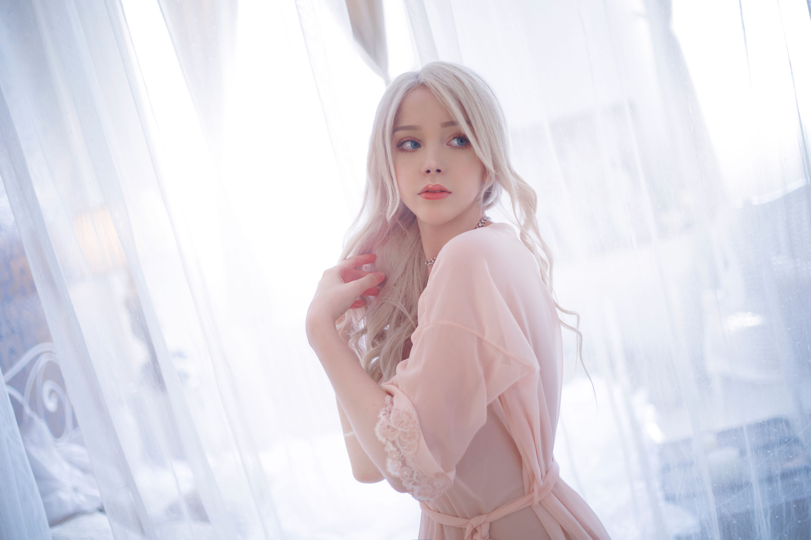 国外美女SayaTheFox – 粉色套裝 [15P]