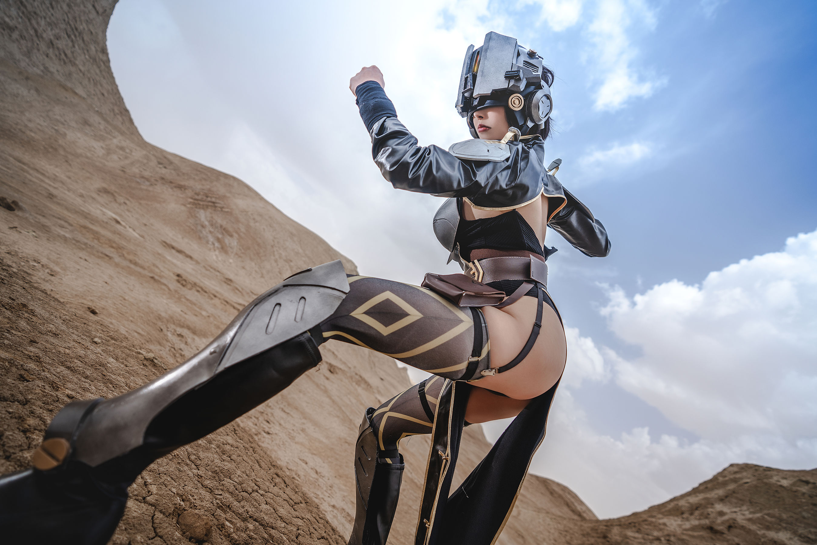 秋和柯基(夏小秋秋秋) – 荷光者梵蒂 [30P]