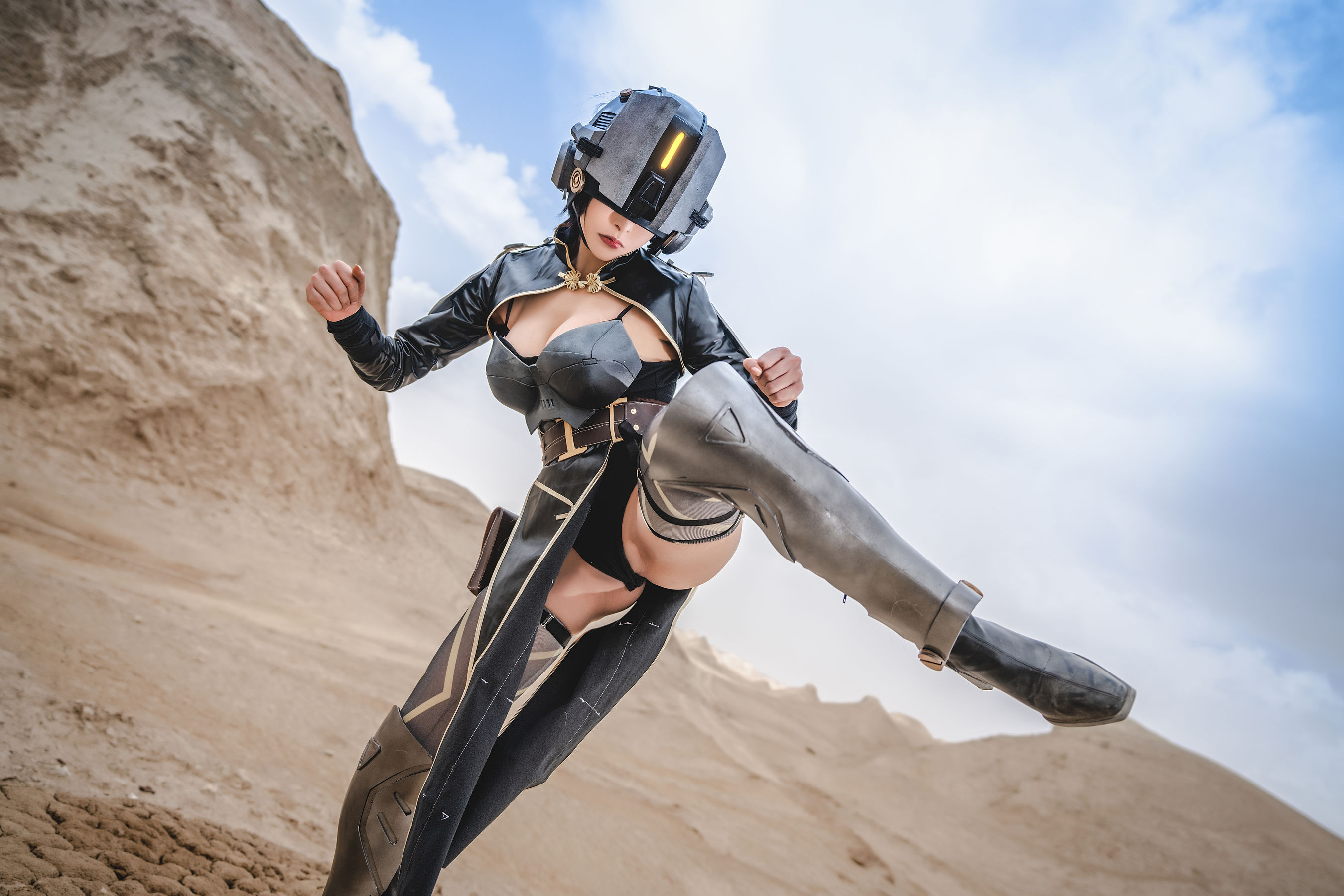 秋和柯基(夏小秋秋秋) – 荷光者梵蒂 [30P]