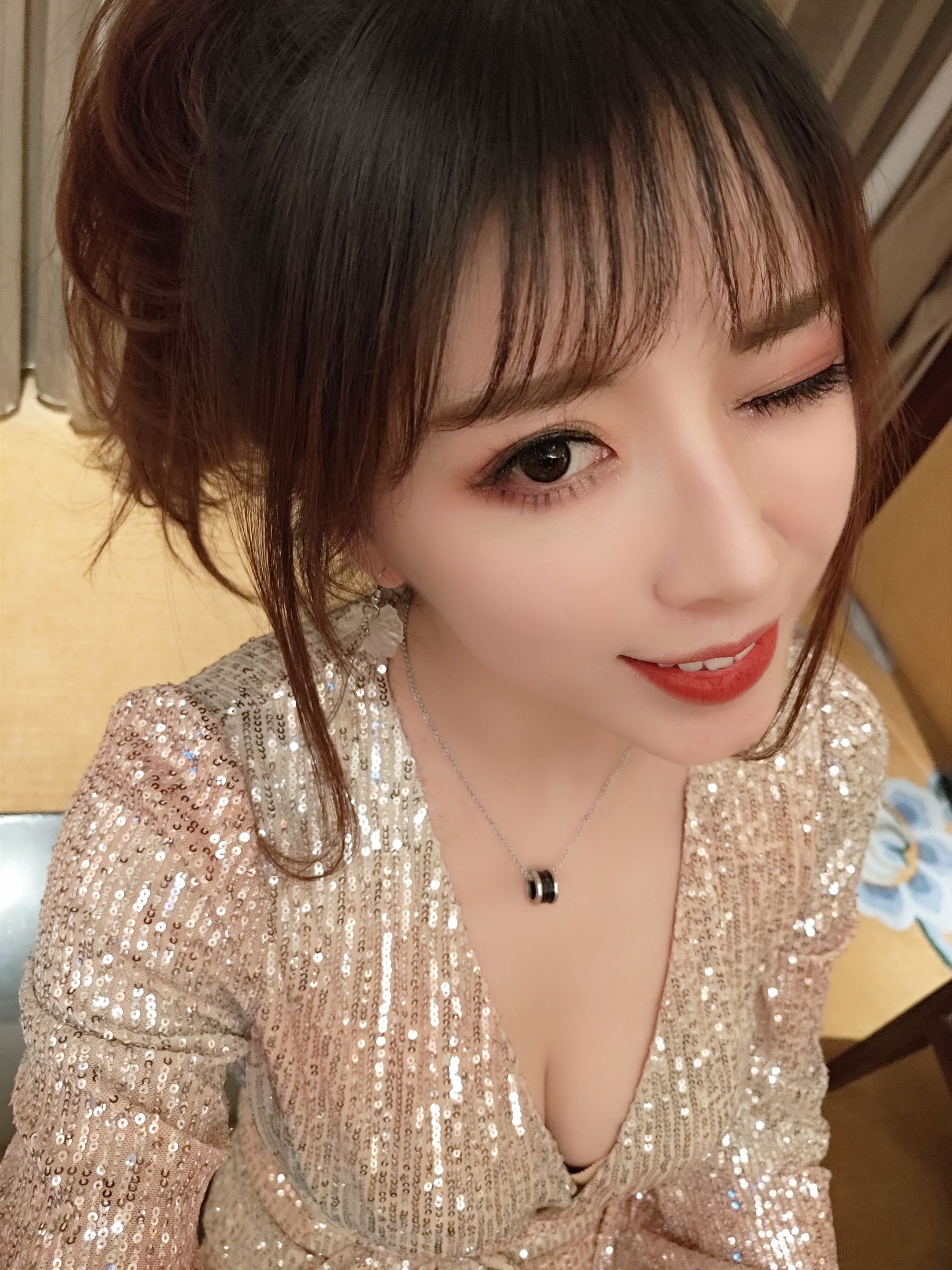 斗鱼主播小女巫露娜 – 亮片裙肉丝 [22P]