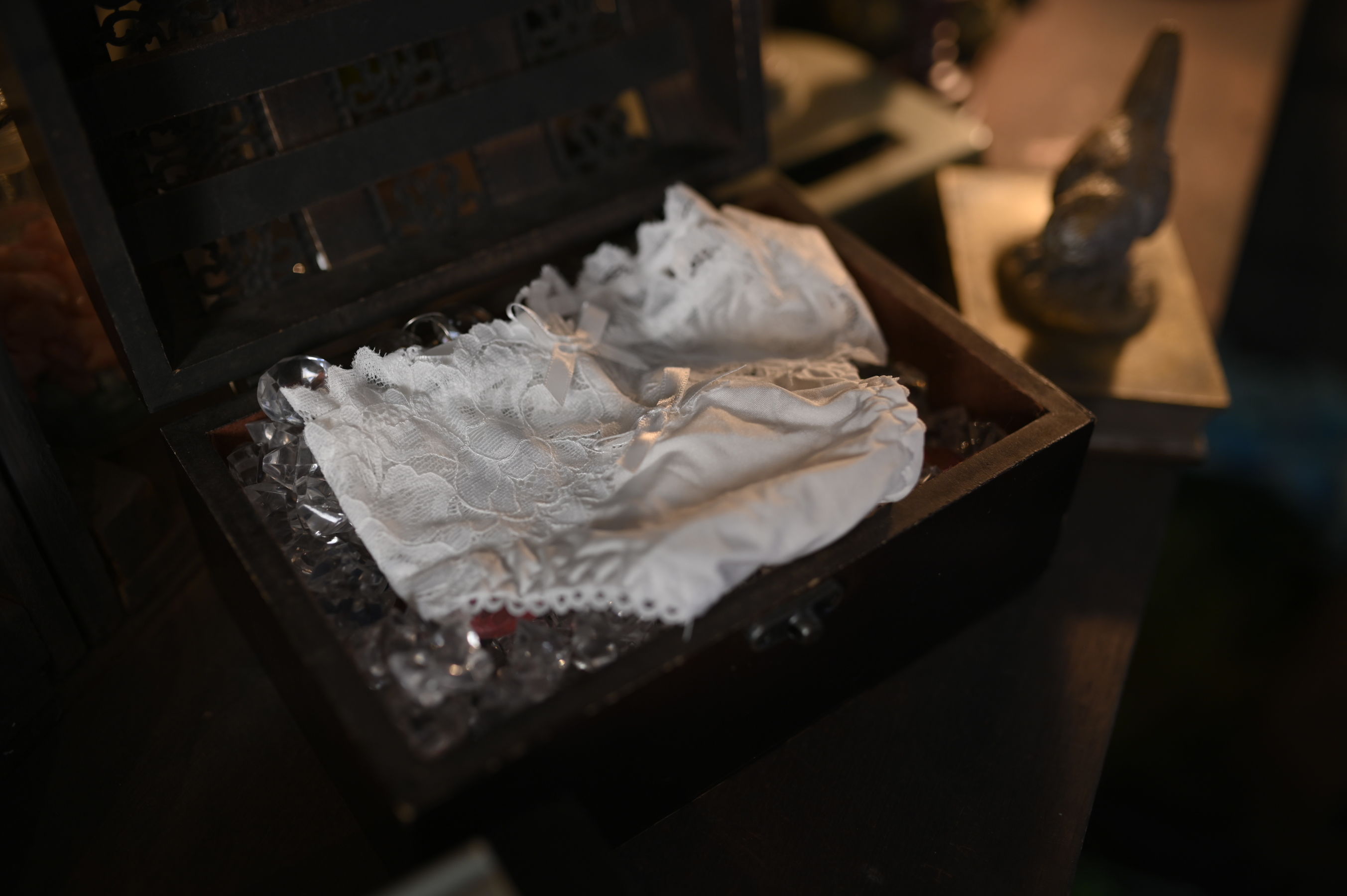 Sally Dorasnow – Roxy Mirgurdia [47P]