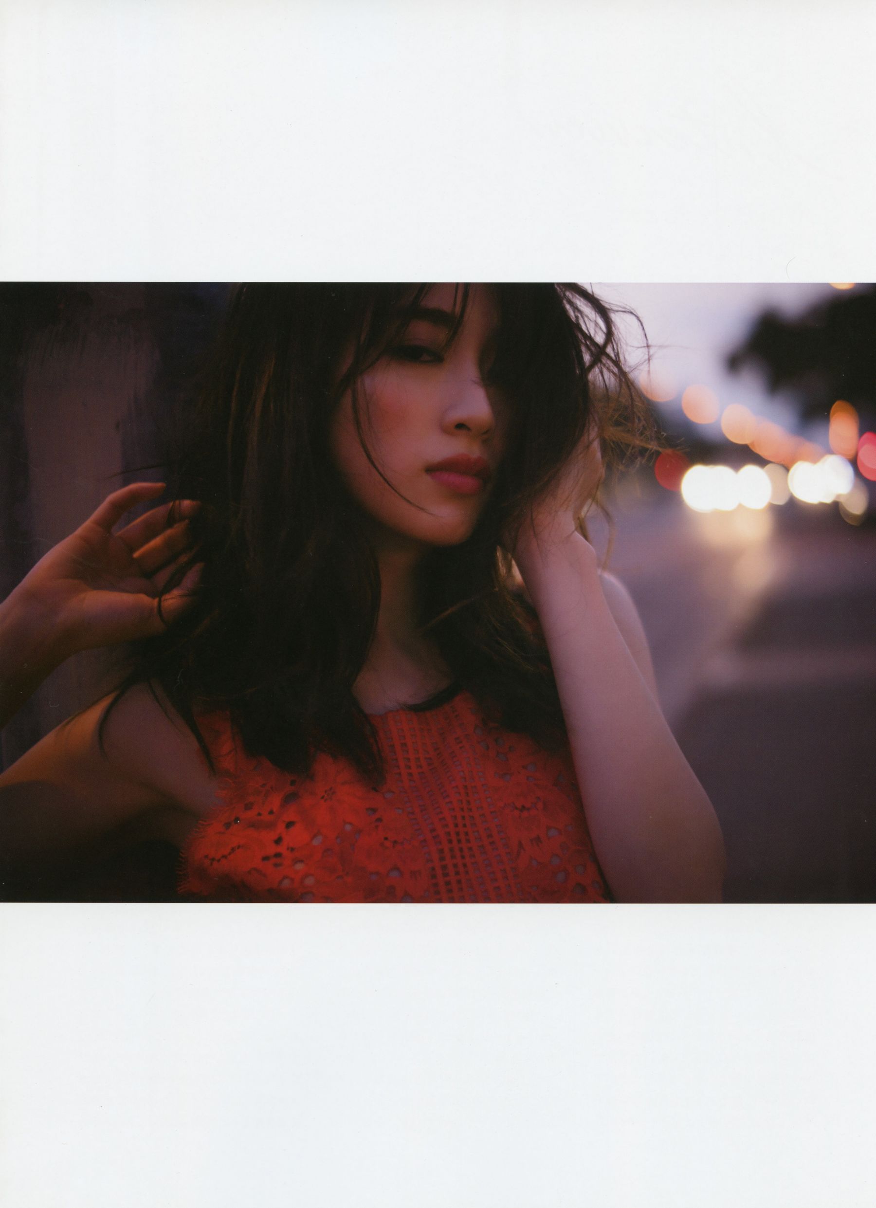 Rika Izumi 泉里香 1st Photobook「Rika!」 [126P]