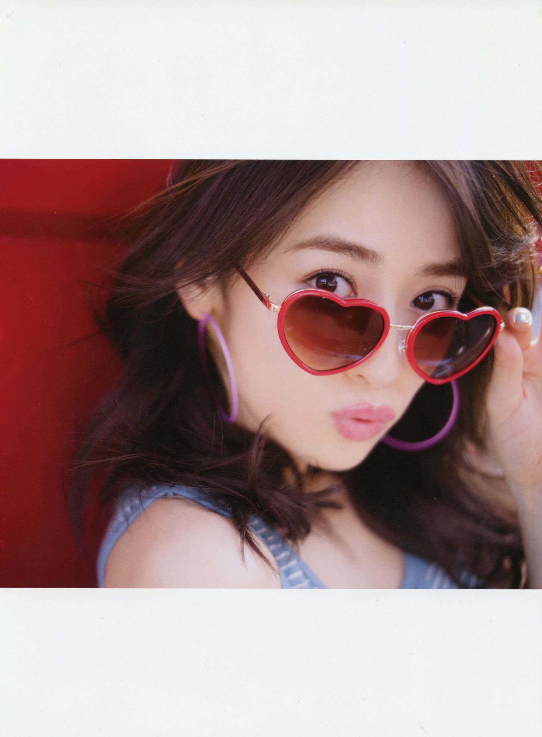 Rika Izumi 泉里香 1st Photobook「Rika!」 [126P]