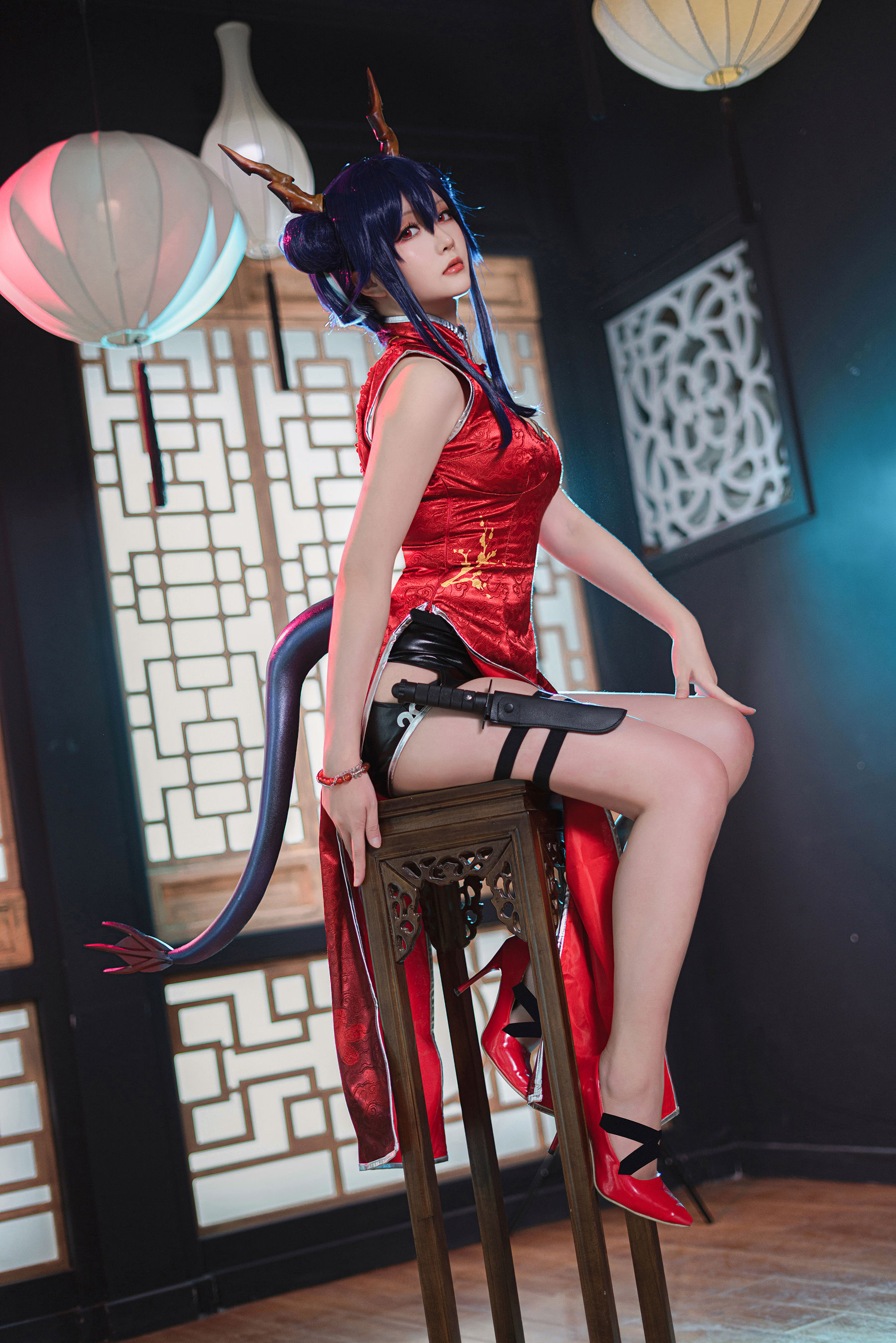 Coser小姐姐星之迟迟 – 明日方舟《陈》 [20P]