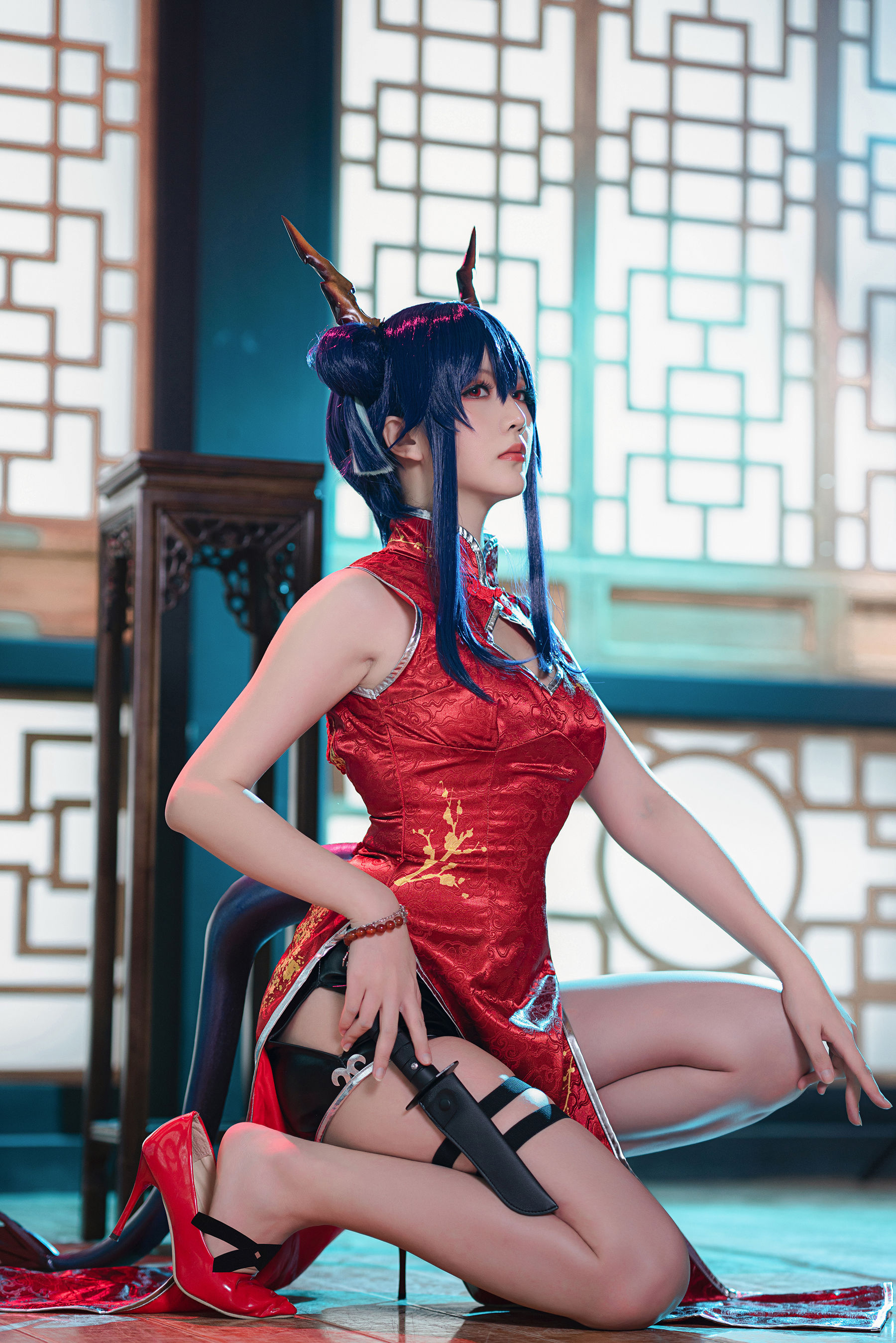 Coser小姐姐星之迟迟 – 明日方舟《陈》 [20P]