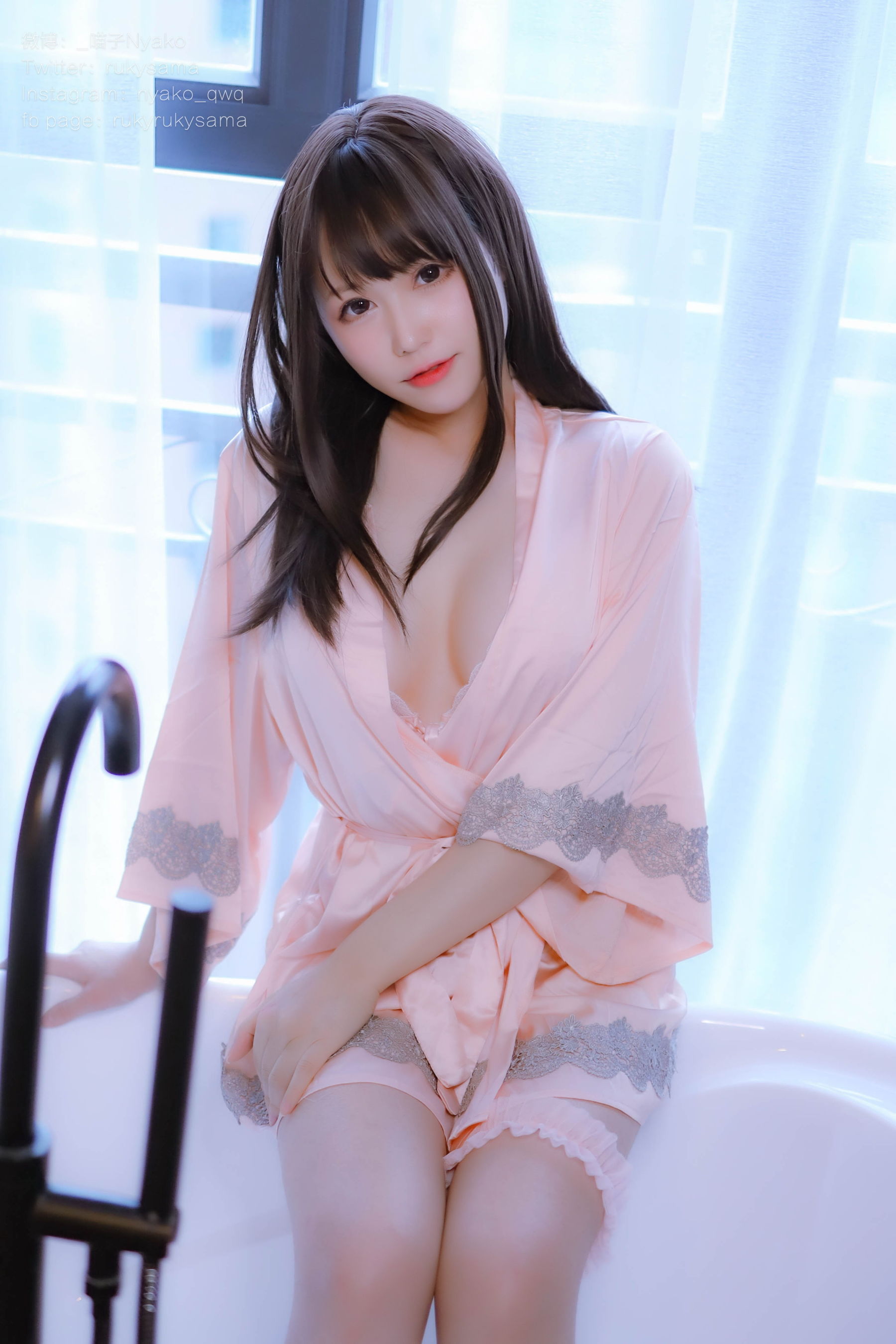 萌妹子Nyako喵子 – 妄想彼女との同棲生活 之 粉嫩丝绸睡衣 [79P]