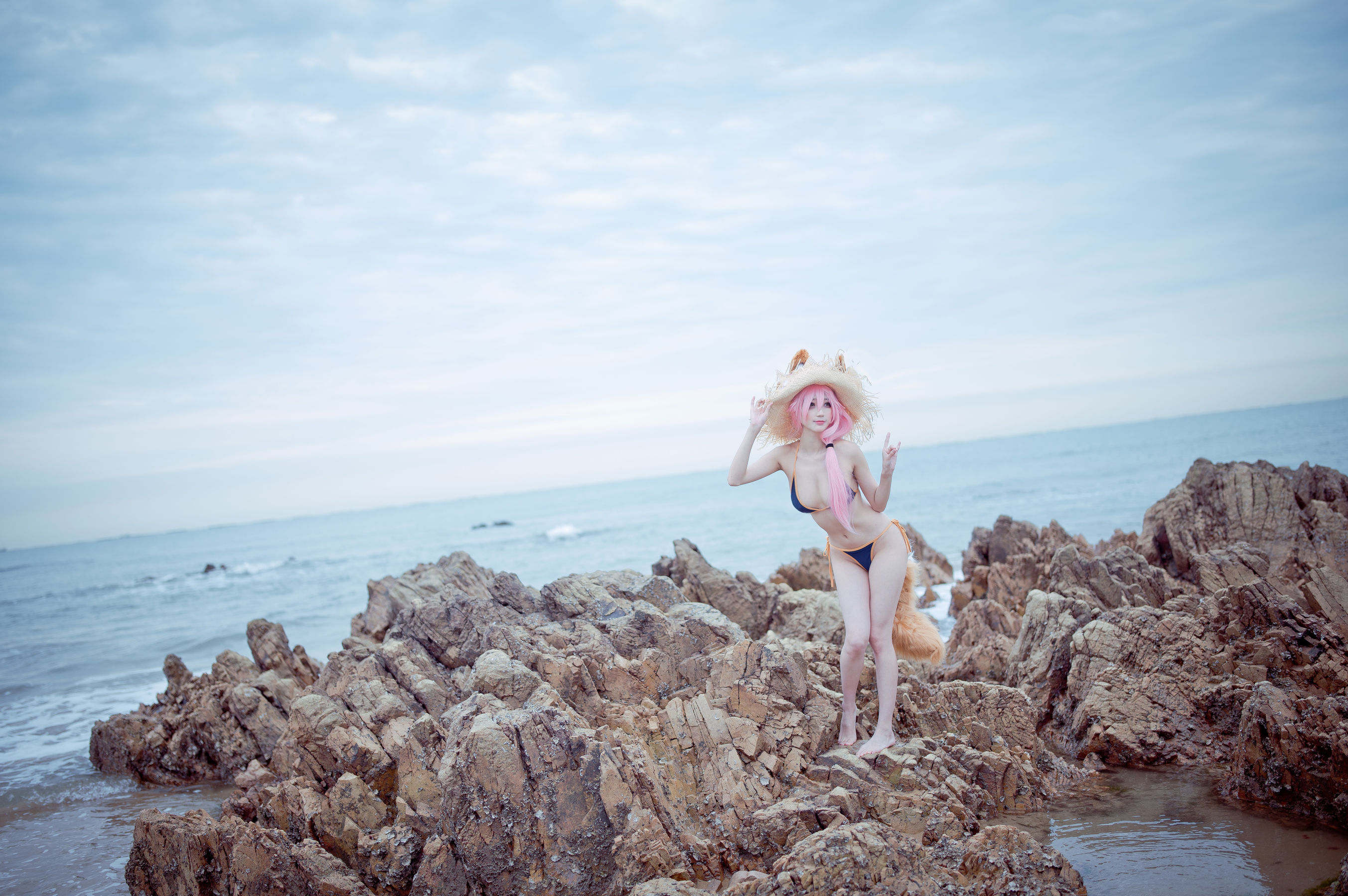 周叽是可爱兔兔 – 小玉泳装 [23P]