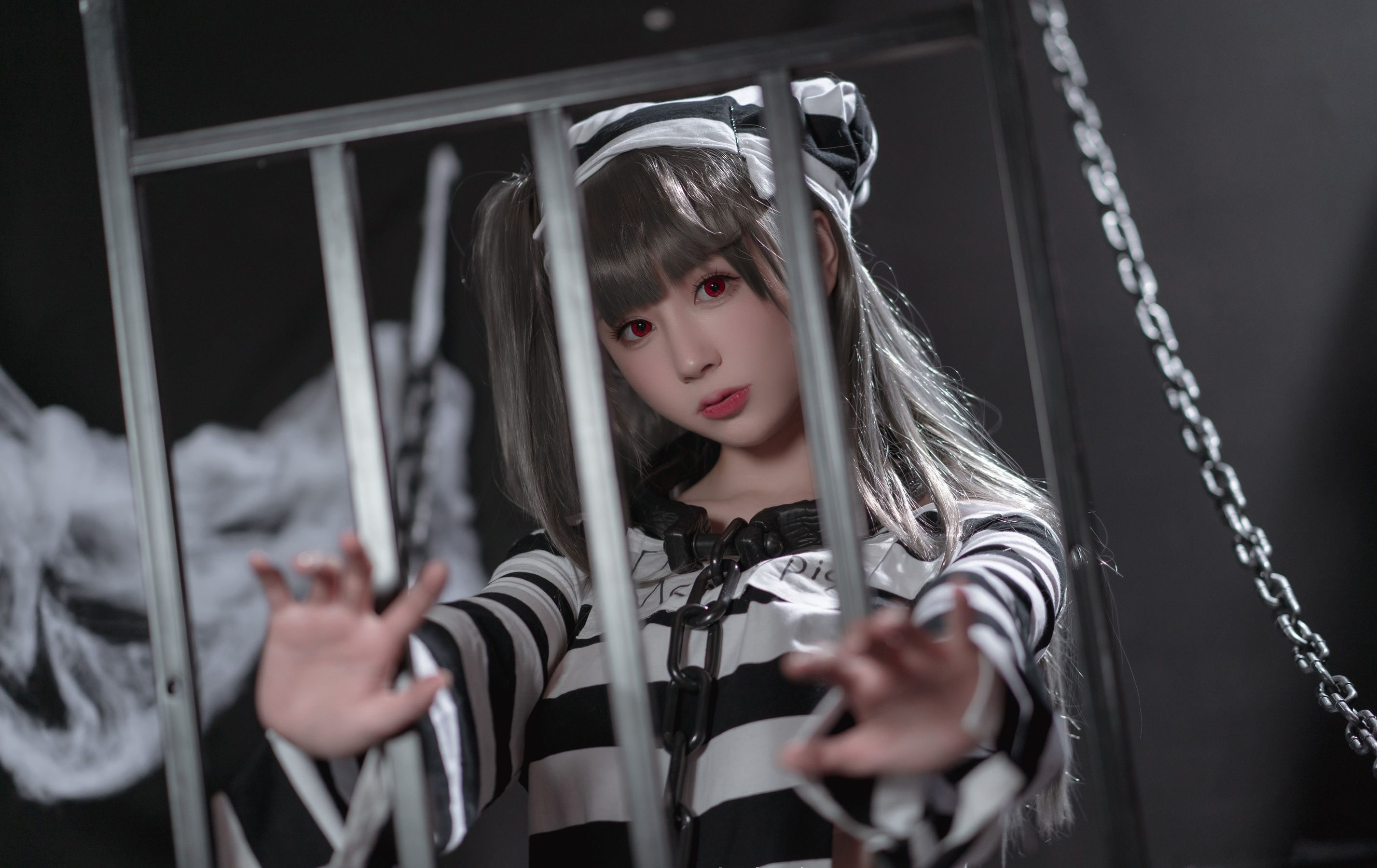 萌妹子南鸽 – 水星纪念 囚牢与诱惑ver [10P]