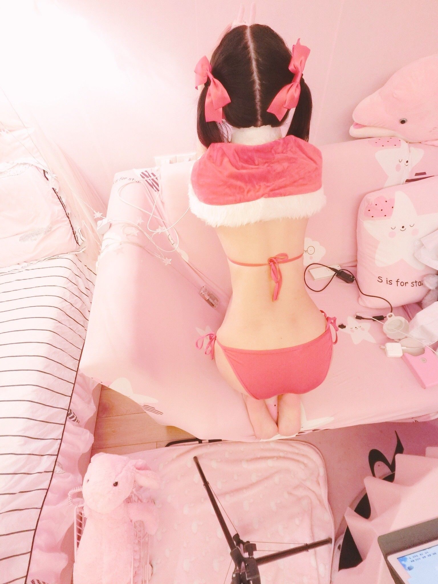 似喵 – 圣诞泳装 [24P]