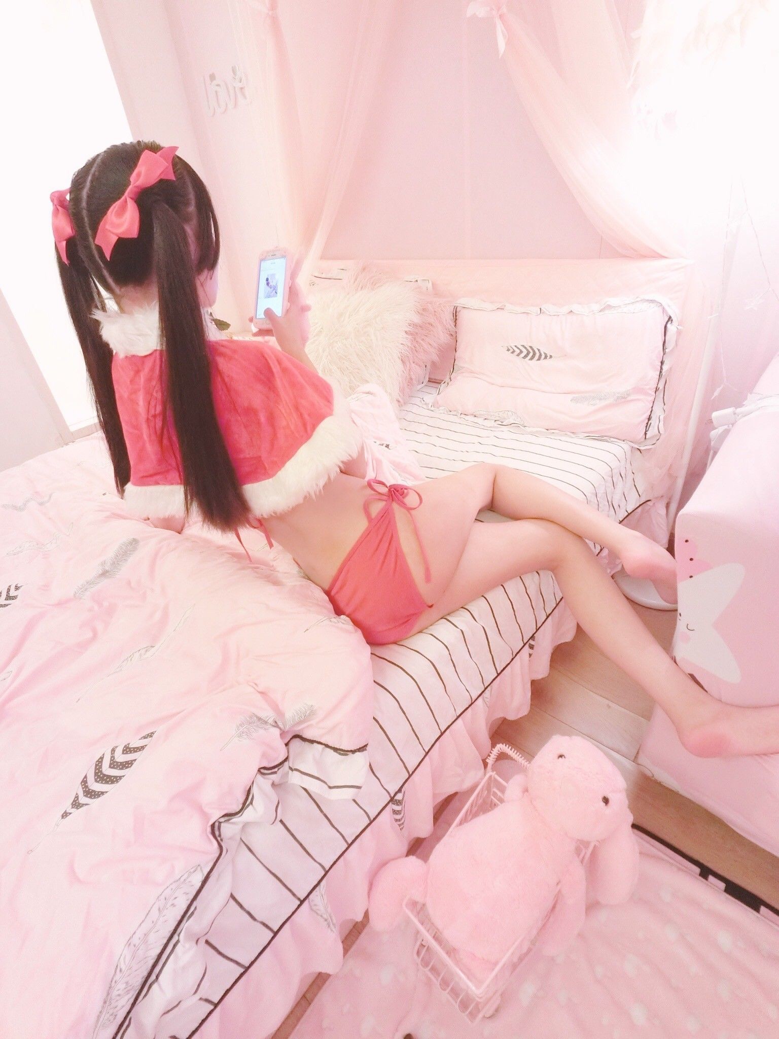 似喵 – 圣诞泳装 [24P]