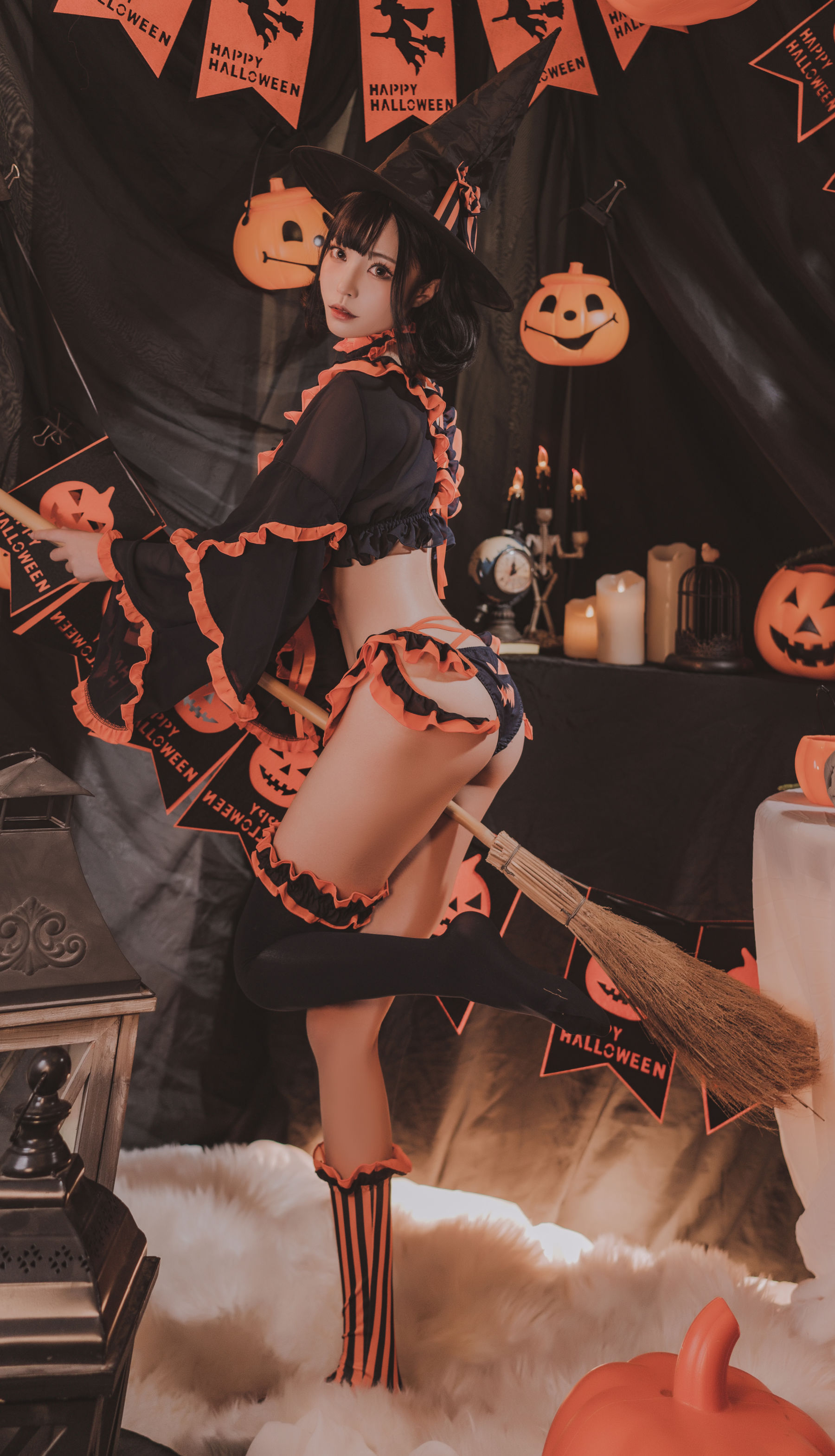 萌妹白易子教主 – 万圣节魔女 [10P]