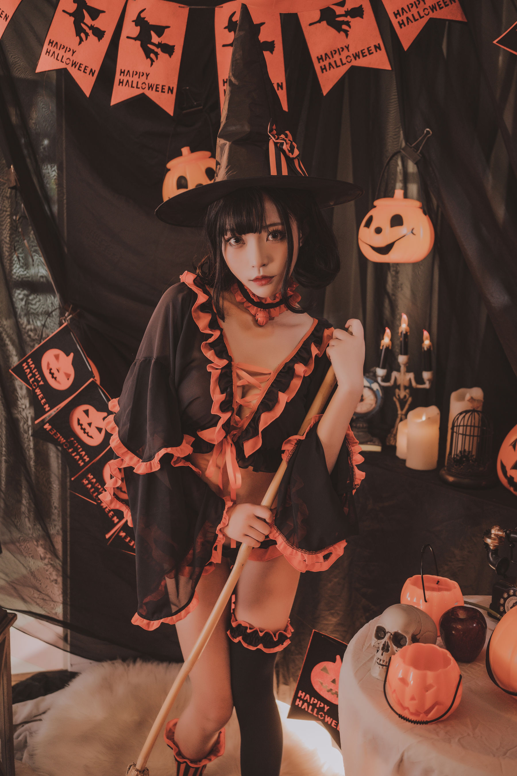 萌妹白易子教主 – 万圣节魔女 [10P]