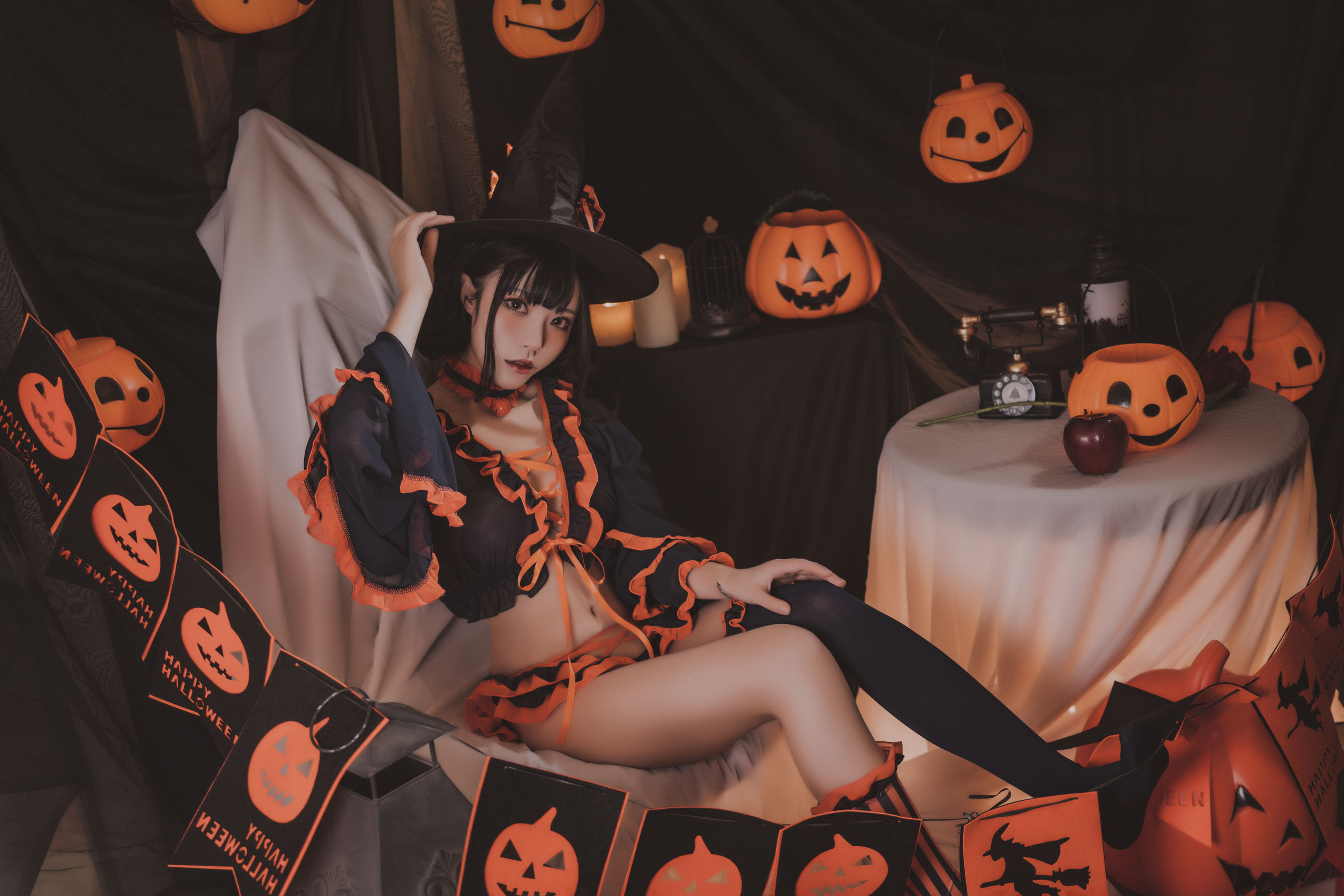 萌妹白易子教主 – 万圣节魔女 [10P]