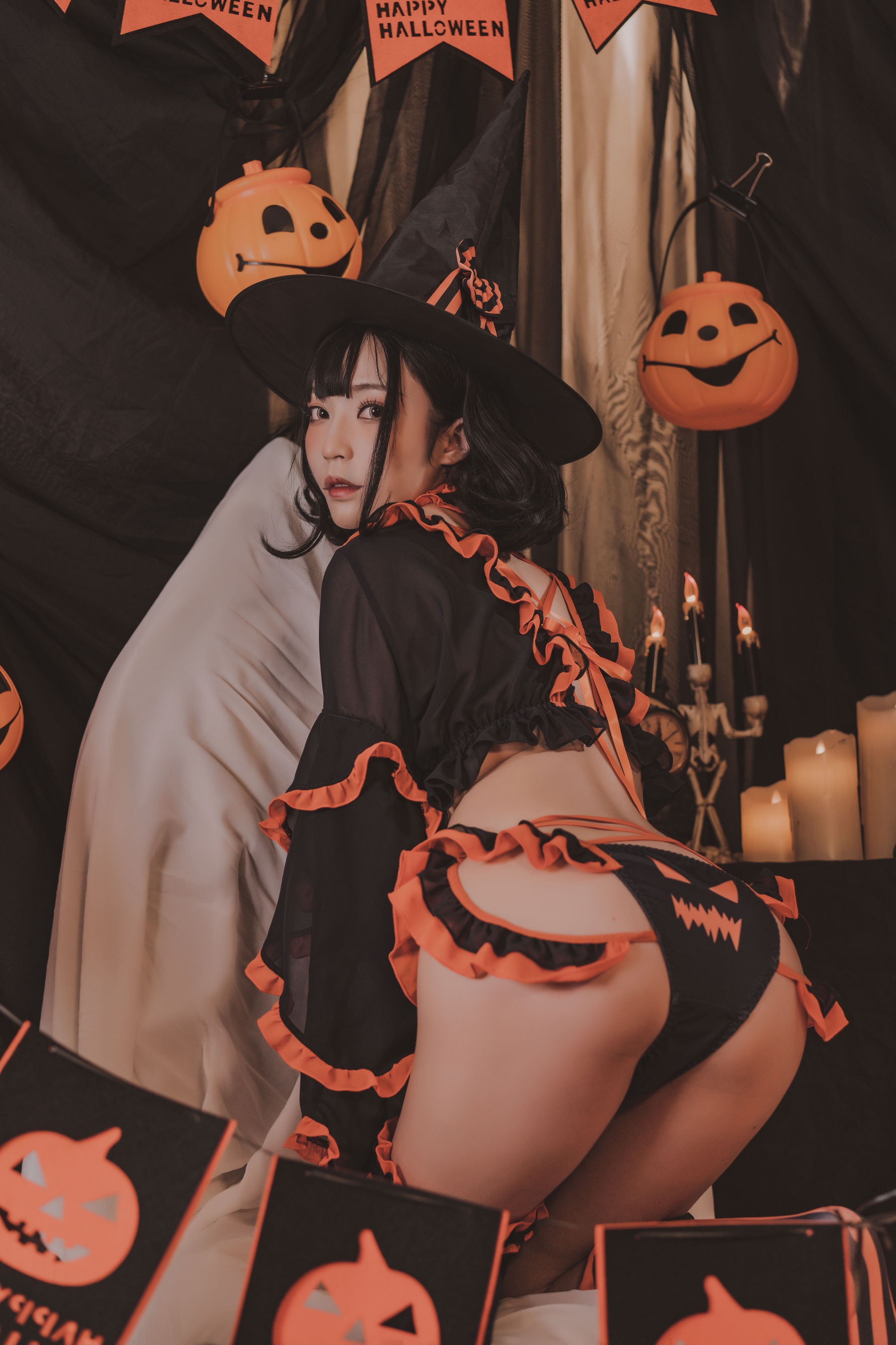 萌妹白易子教主 – 万圣节魔女 [10P]