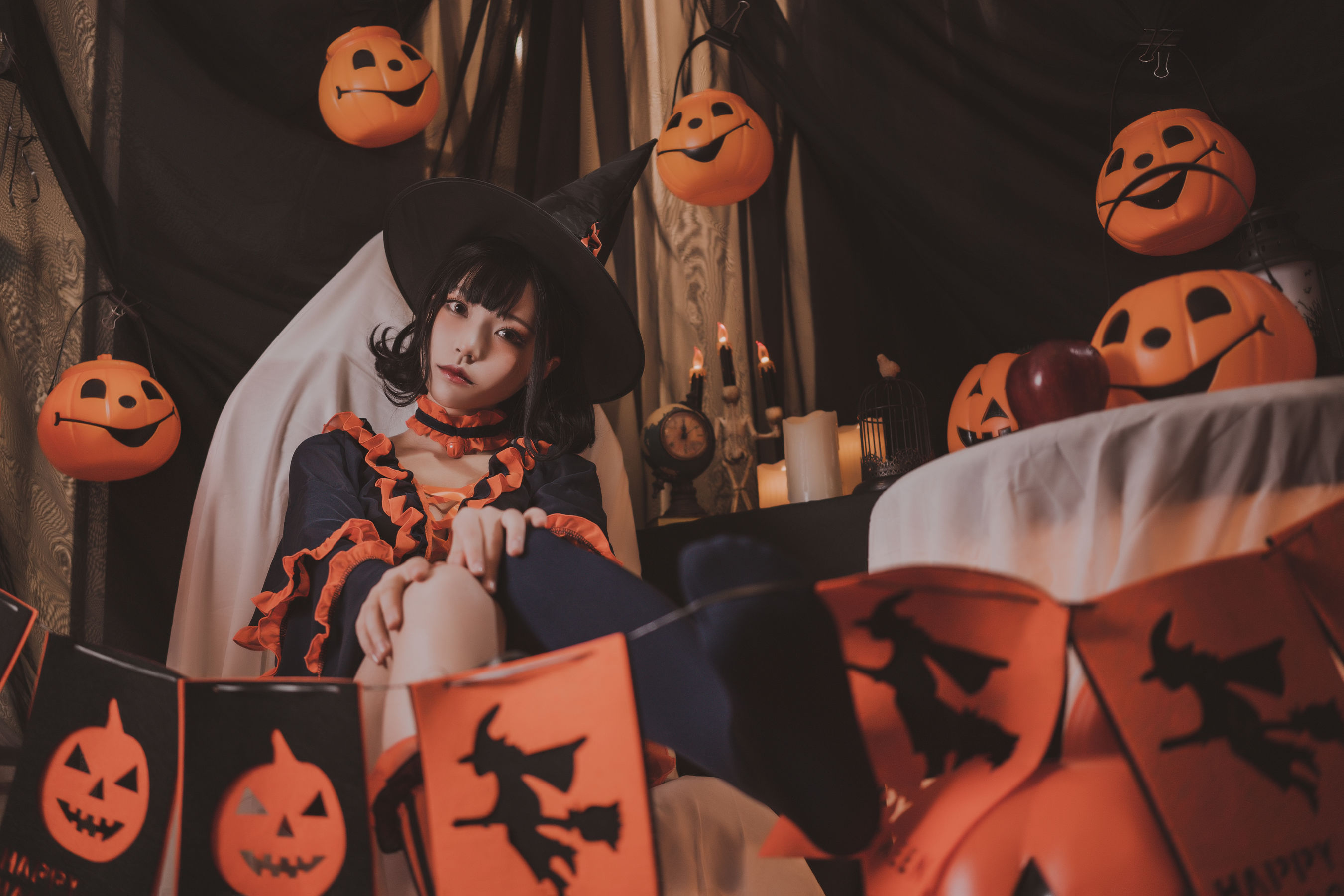 萌妹白易子教主 – 万圣节魔女 [10P]