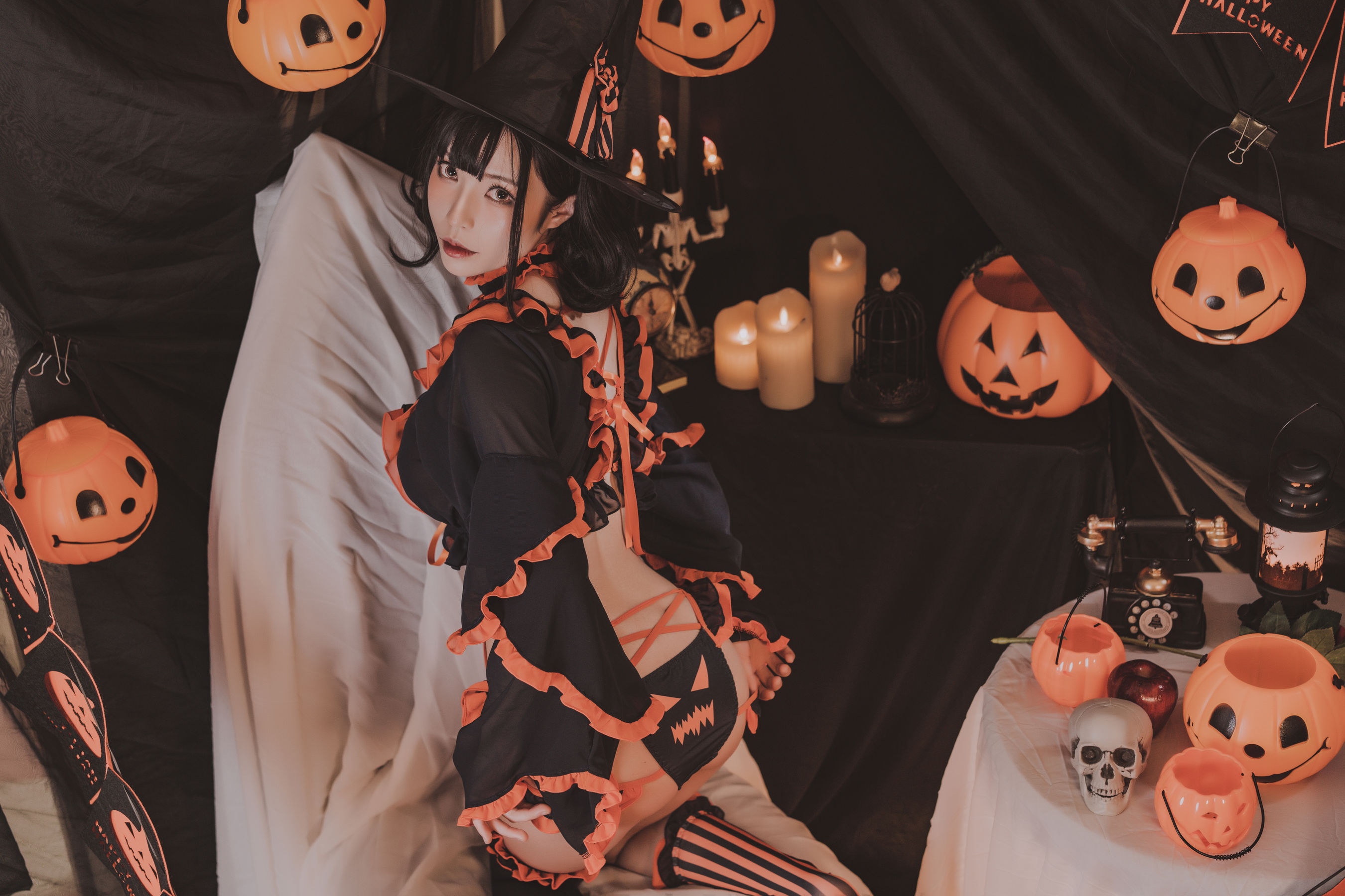 萌妹白易子教主 – 万圣节魔女 [10P]