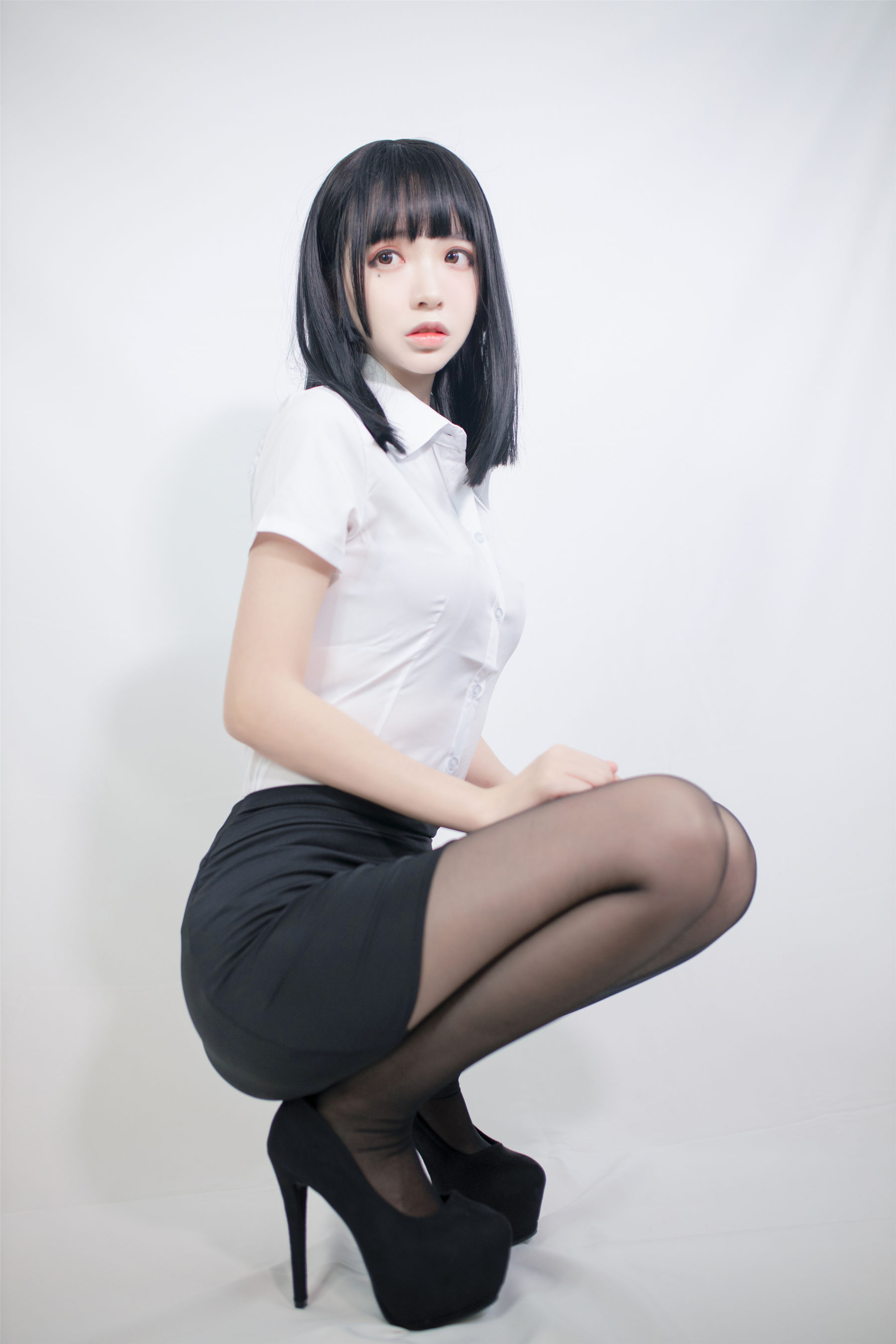 疯猫ss – OL制服 [40P]