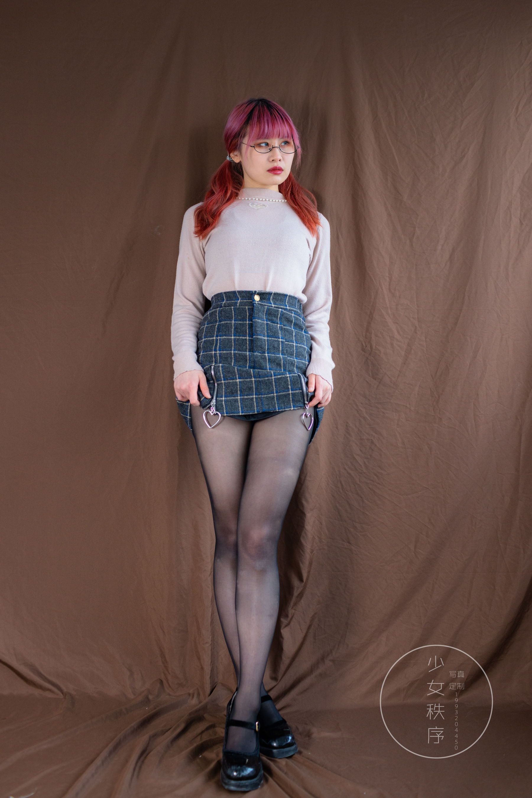 动漫博主田璐璐 – 少女秩序 黑丝 [19P]