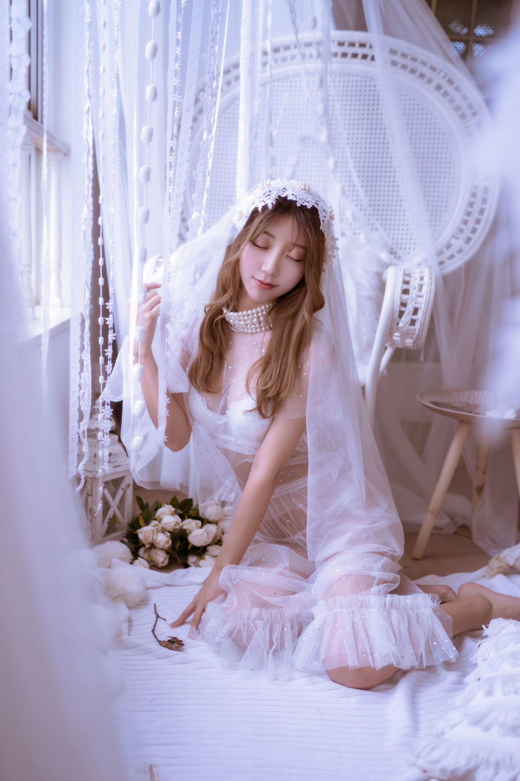 [萝莉COS] 黑川 – 年上彼女 婚纱+毛衣 [39P]