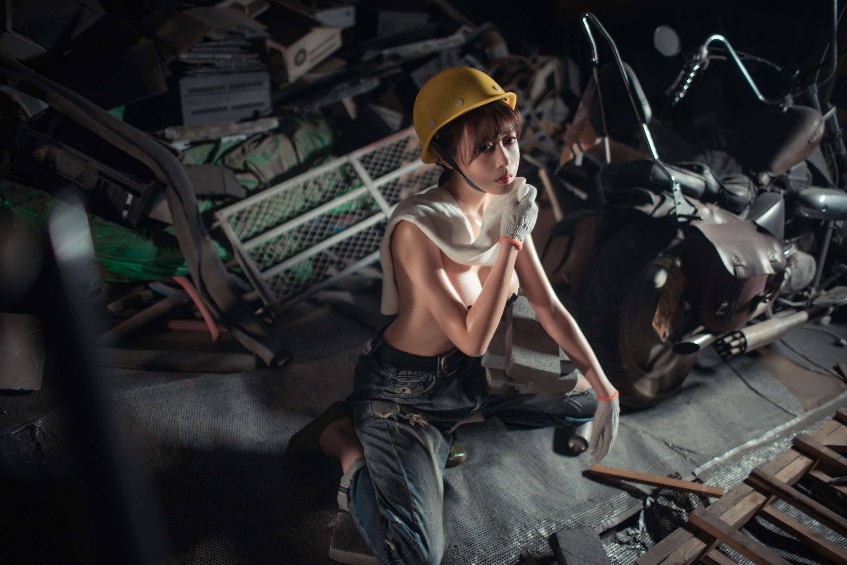 [Cosplay写真] 萌妹奈汐酱nice – 咱们工人有力量 [35P]