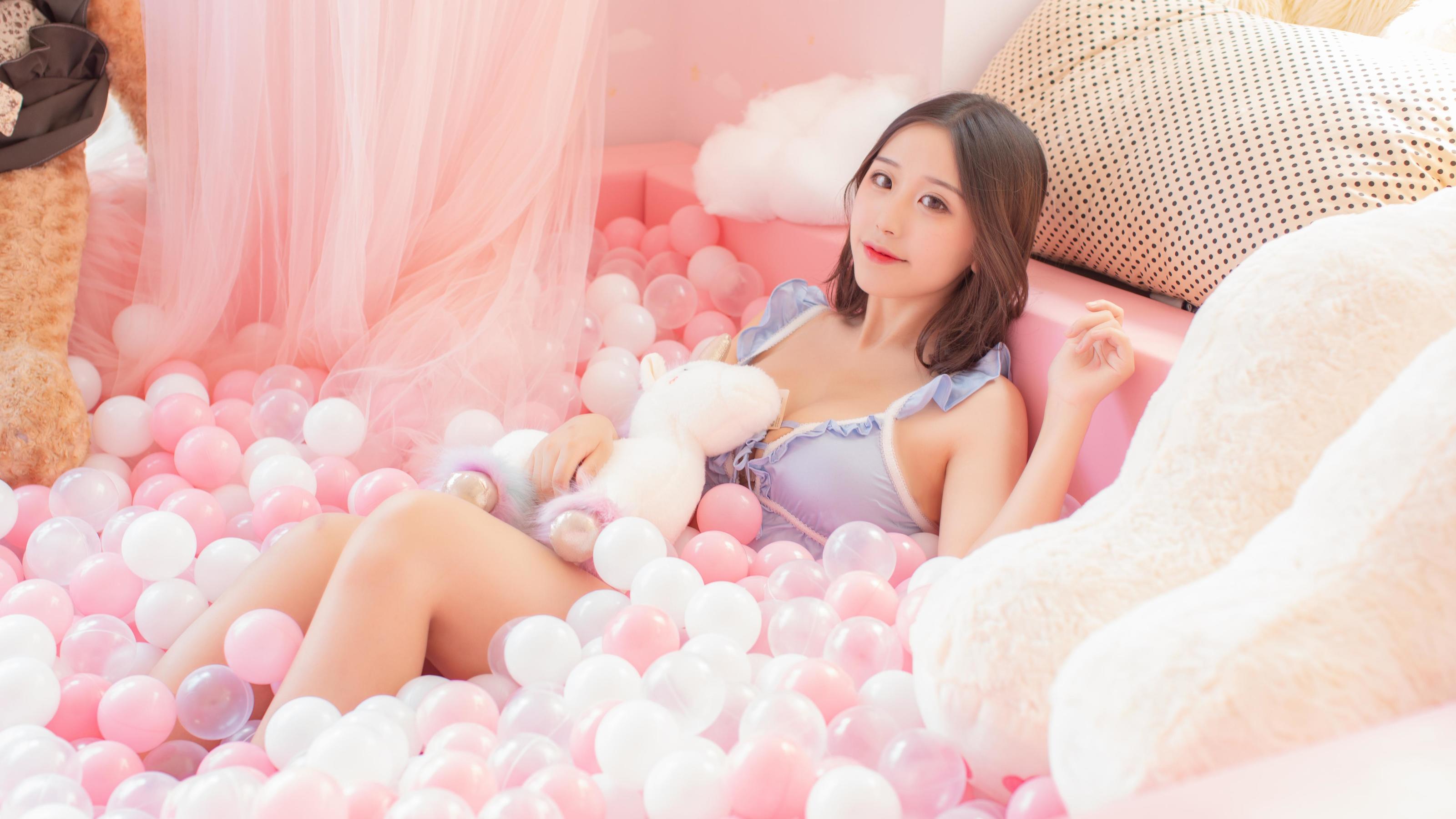 动漫博主穆零Mu0 – 海洋球 [14P]