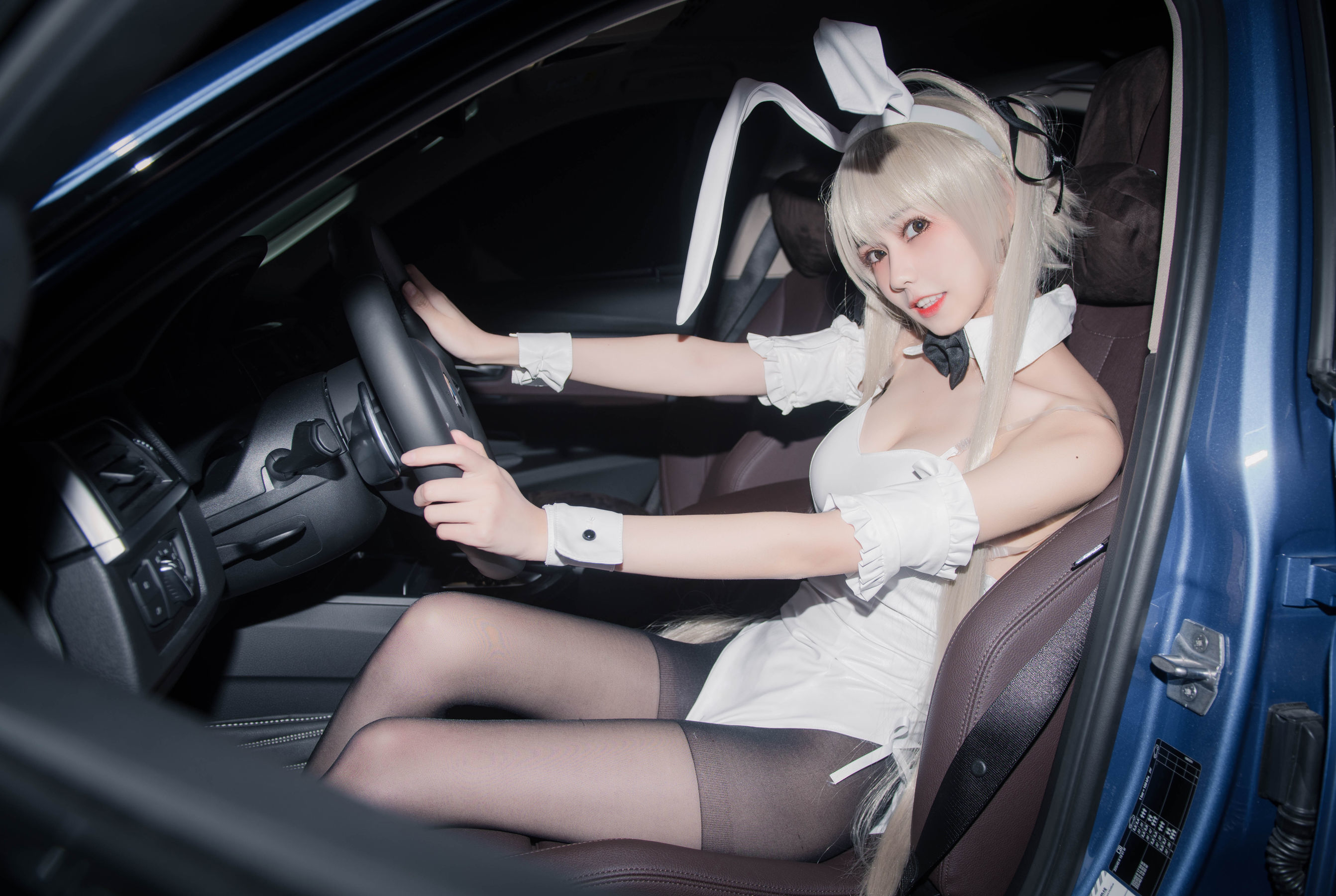 [萝莉COS] 小妖精你的负卿 – 穹妹兔女郎 [18P]