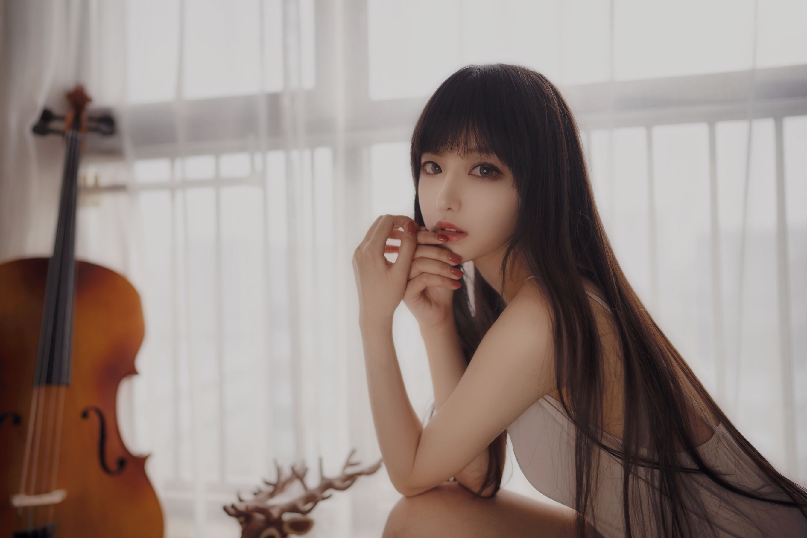 Shika小鹿鹿 – 长发姑娘 [18P]