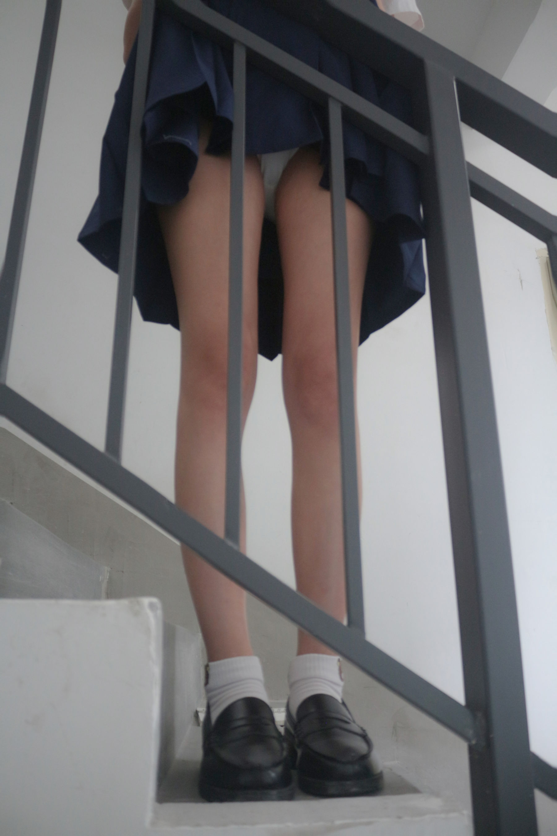 是暖暖呀 – 楼道阳光 [13P]