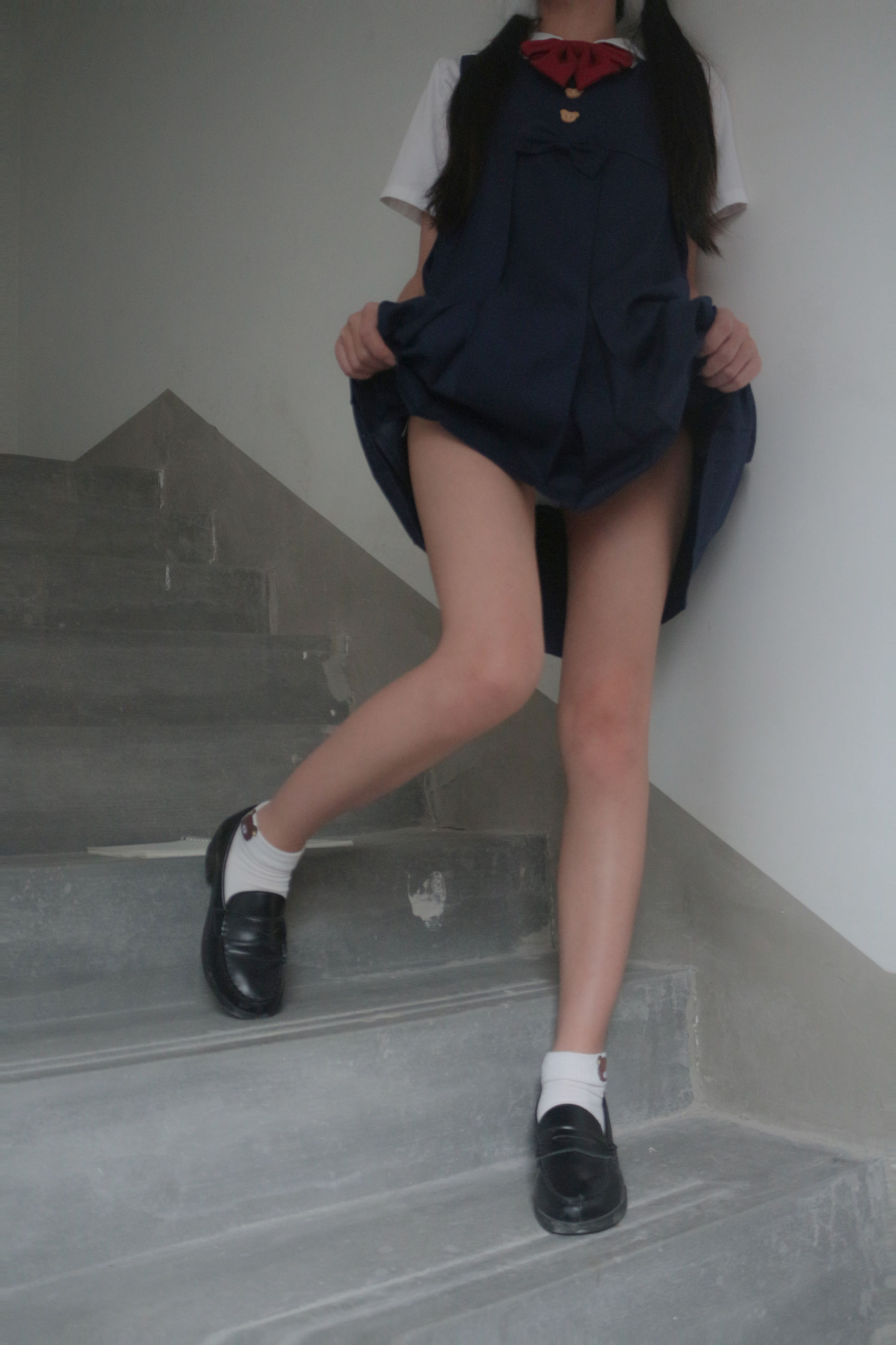 是暖暖呀 – 楼道阳光 [13P]